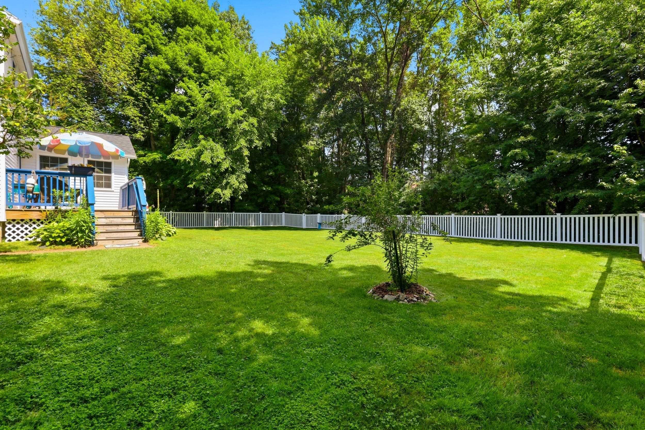 14 Hampton Falls Rd, Exeter, NH 03833