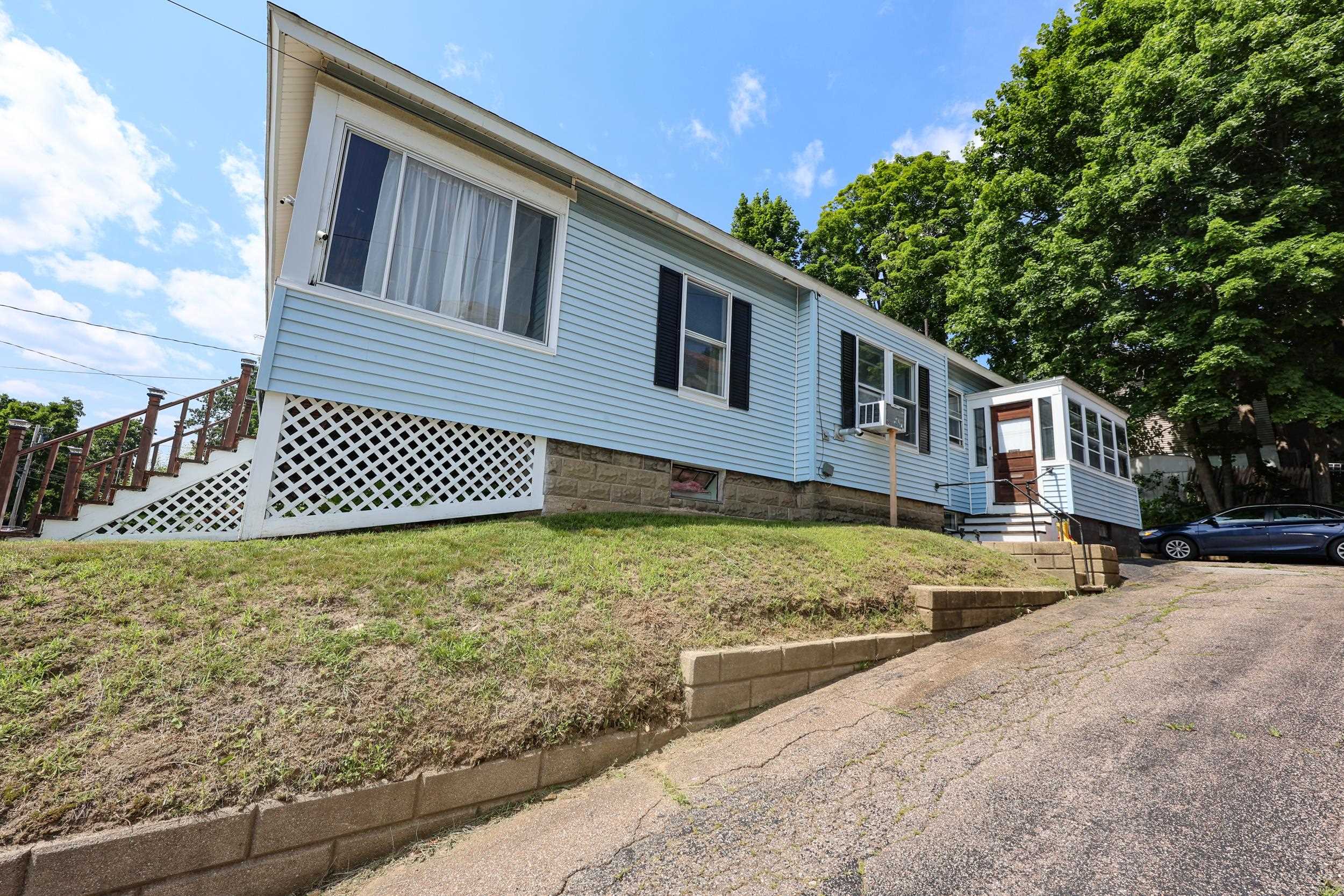 80 Baldwin St, Laconia, NH 03246