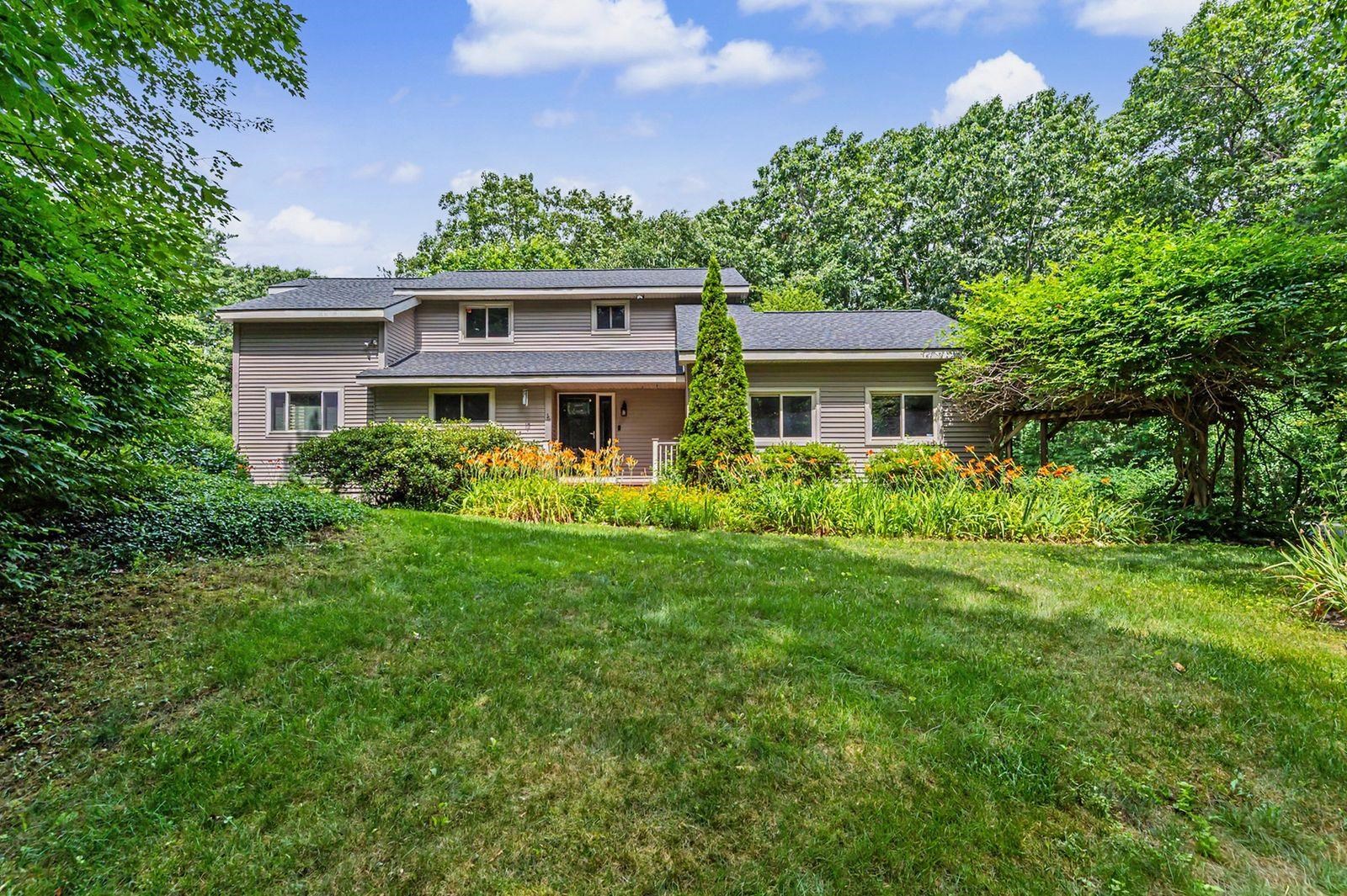 36 Windsor Blvd, Londonderry, NH 03053