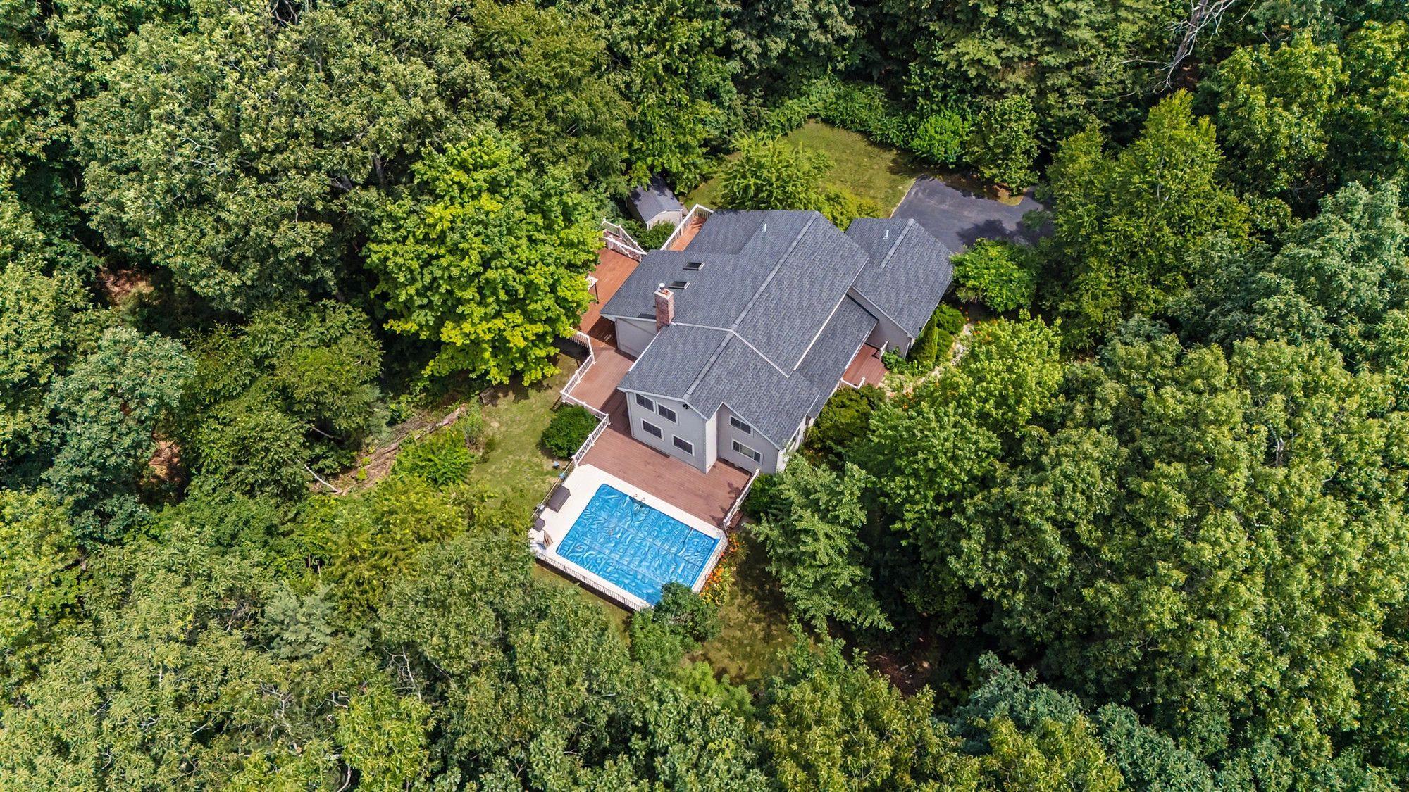 36 Windsor Blvd, Londonderry, NH 03053