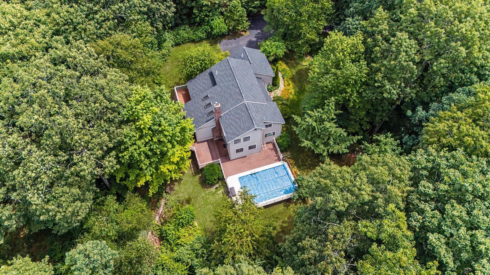 36 Windsor Blvd, Londonderry, NH 03053