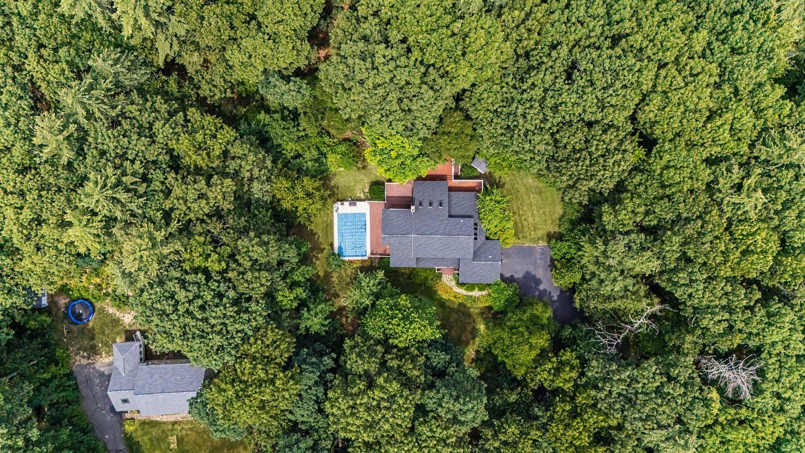 36 Windsor Blvd, Londonderry, NH 03053