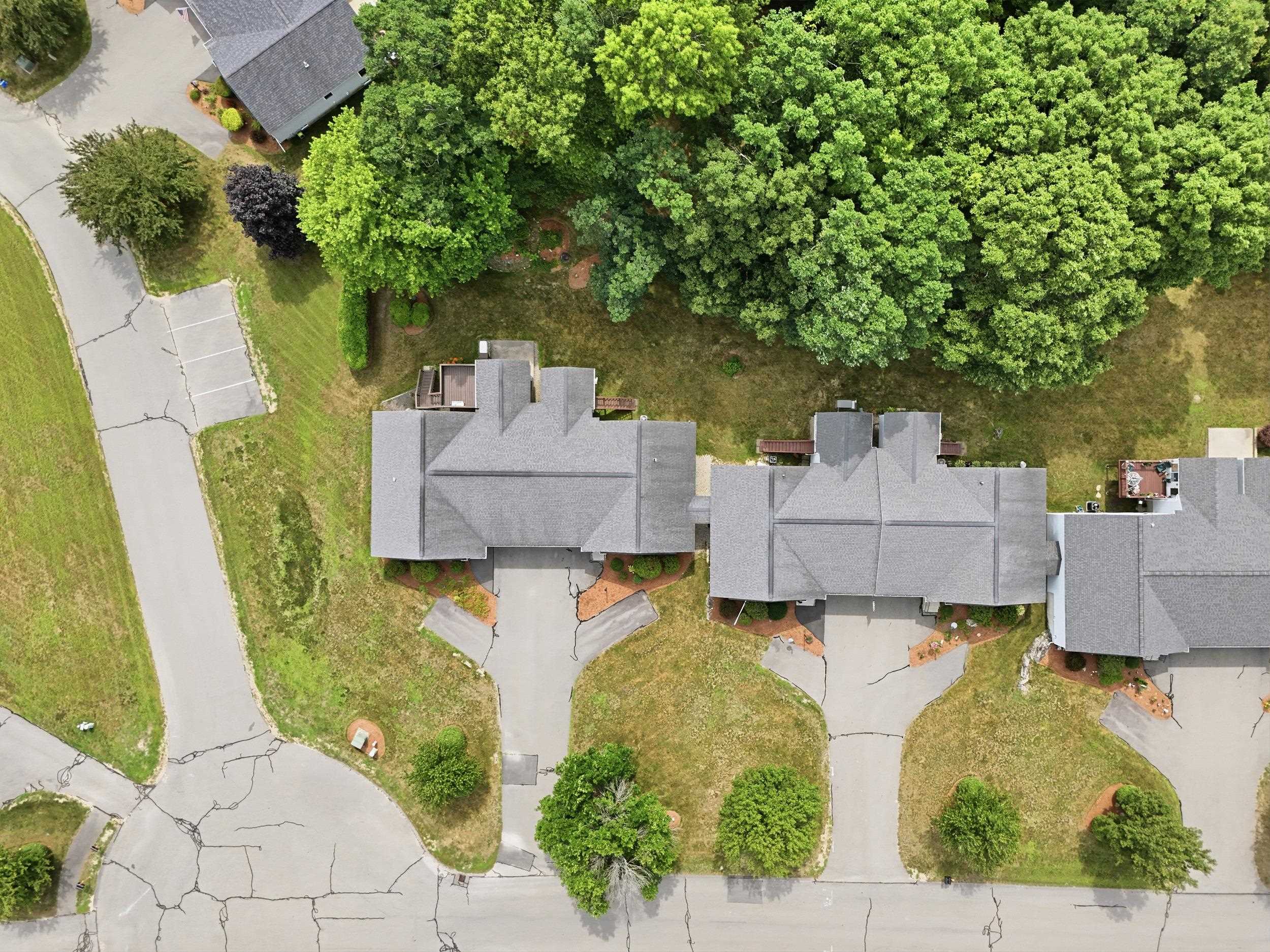 15 Rainbow Dr, Londonderry, NH 03053