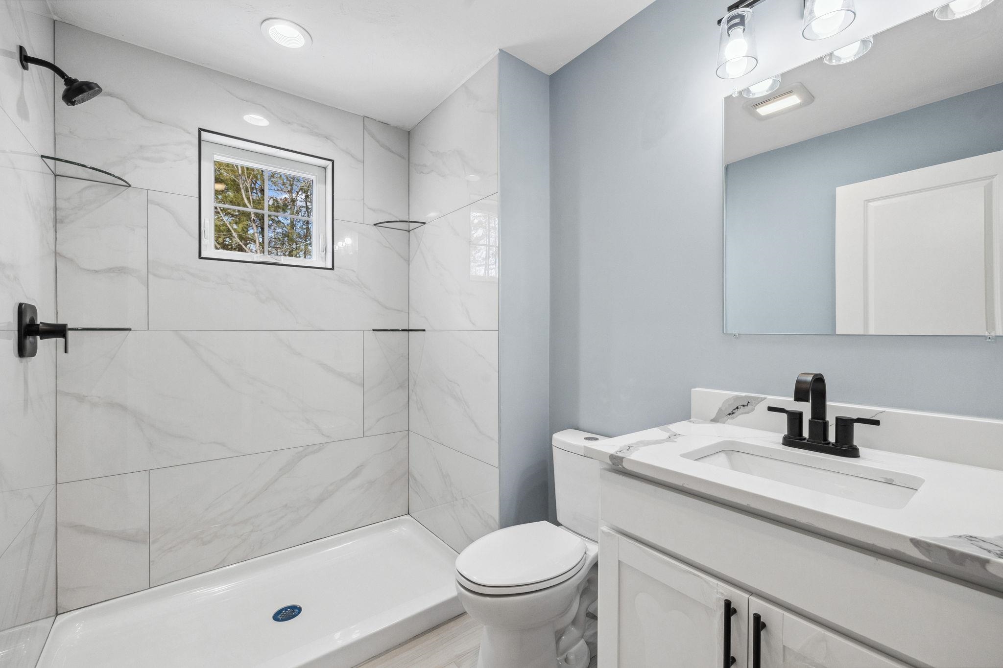 38 Bell St, Nashua, NH 03064