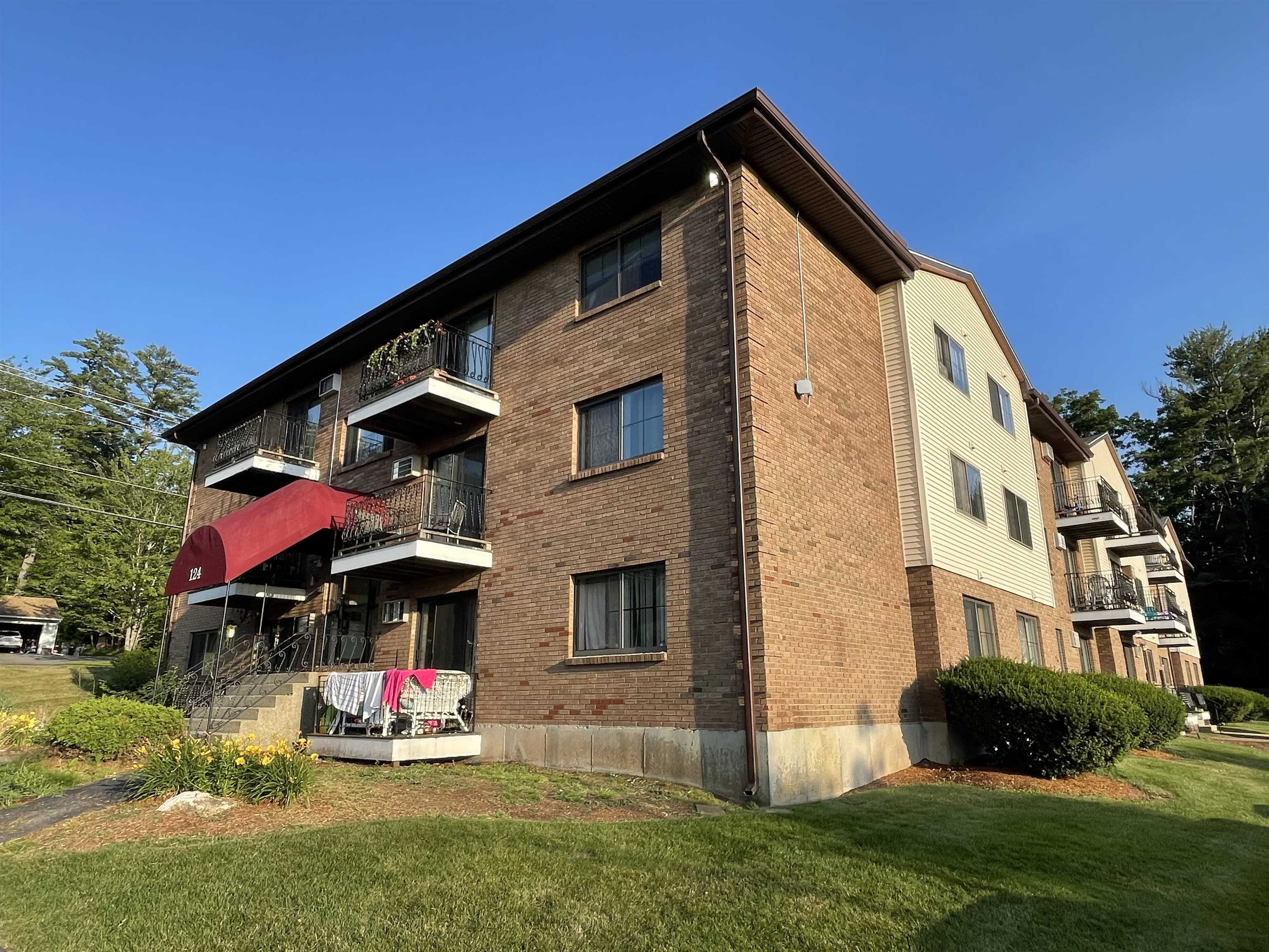 124 Mammoth Rd #21, Hooksett, NH 03106