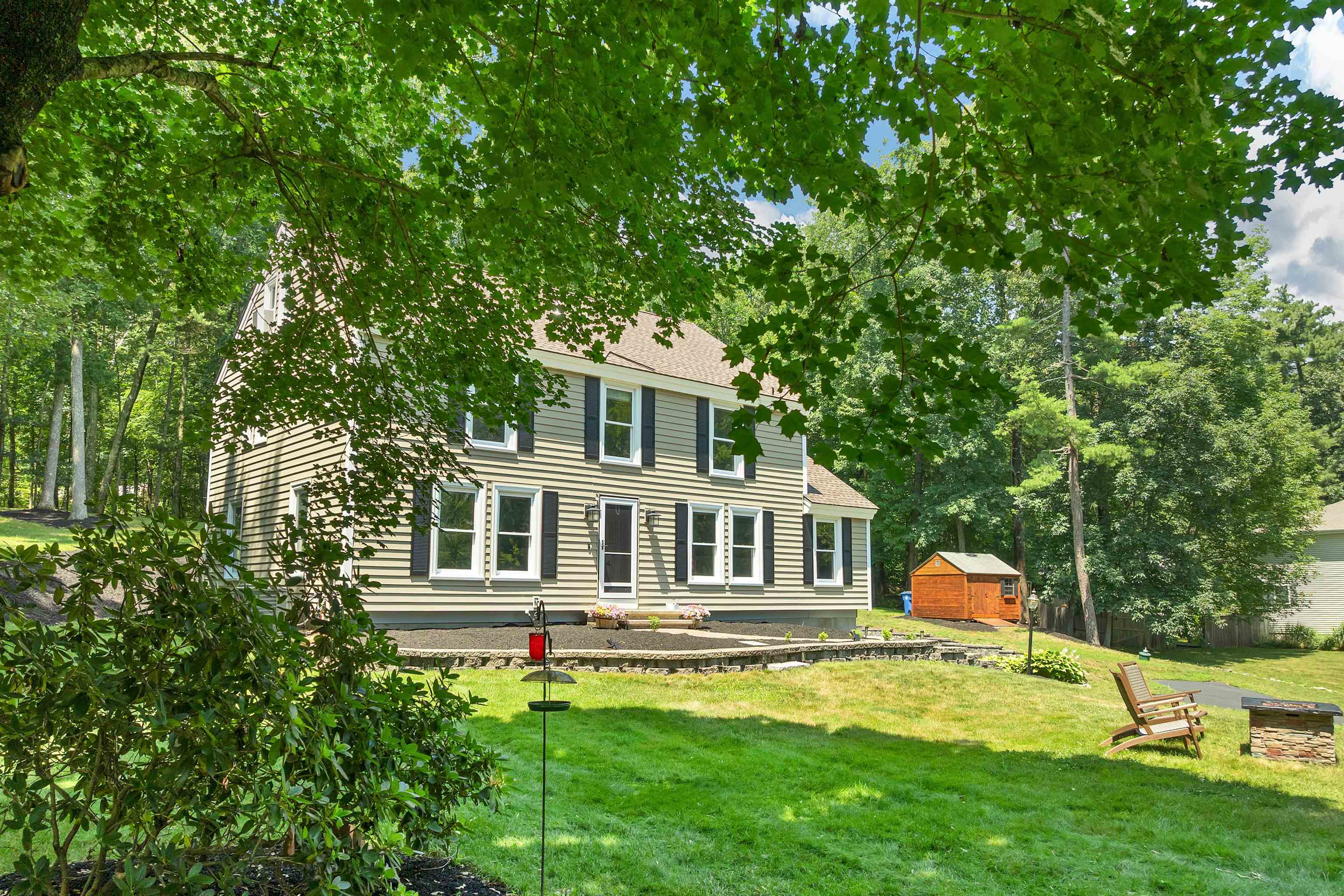 47 White Plains Ave, Londonderry, NH 03053