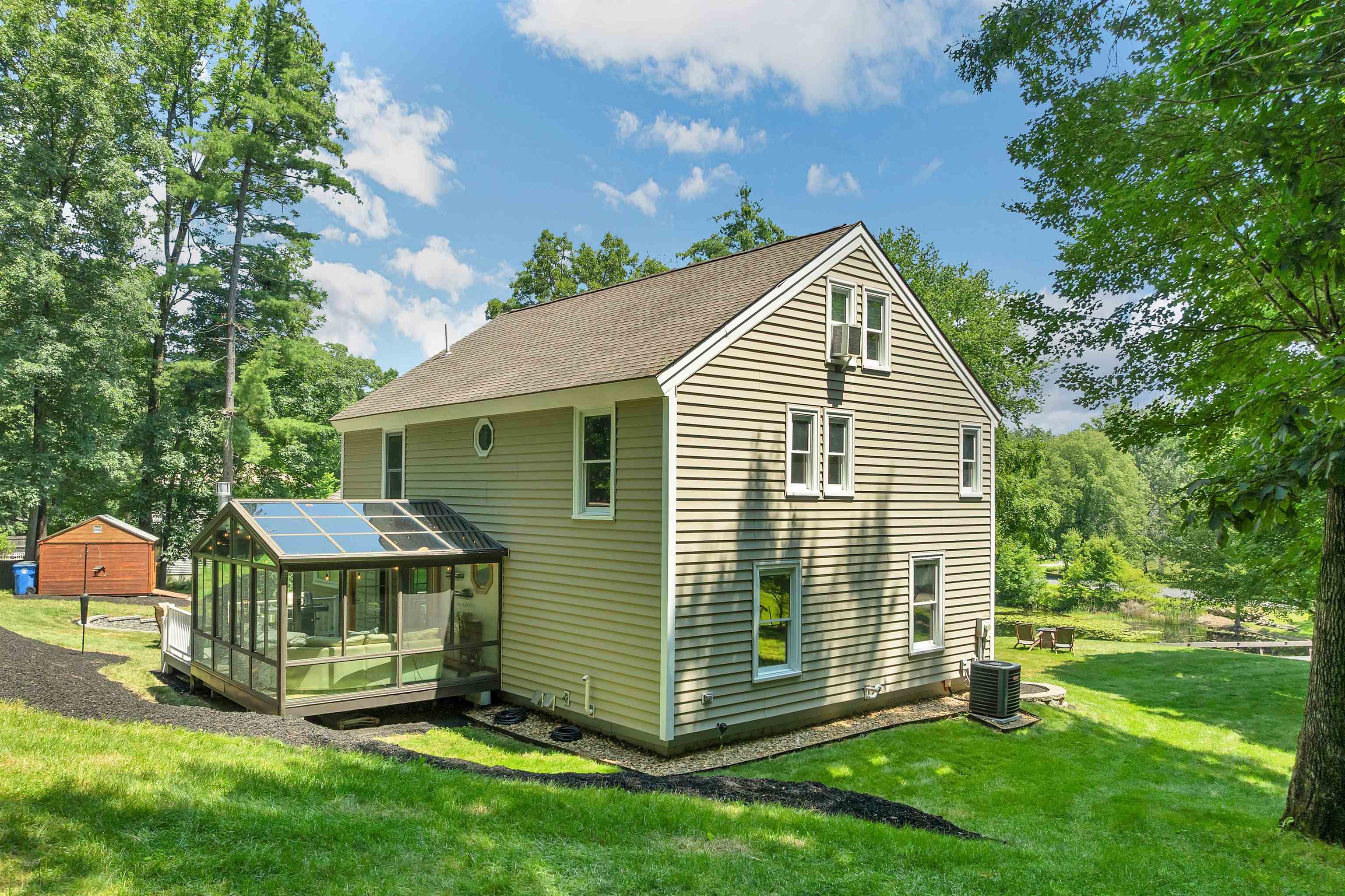 47 White Plains Ave, Londonderry, NH 03053