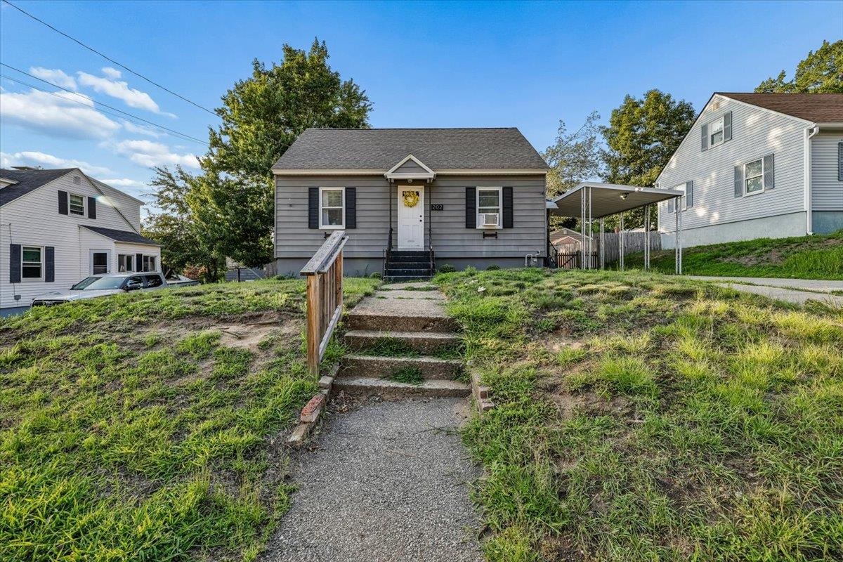 202 Holly Ave, Manchester, NH 03103