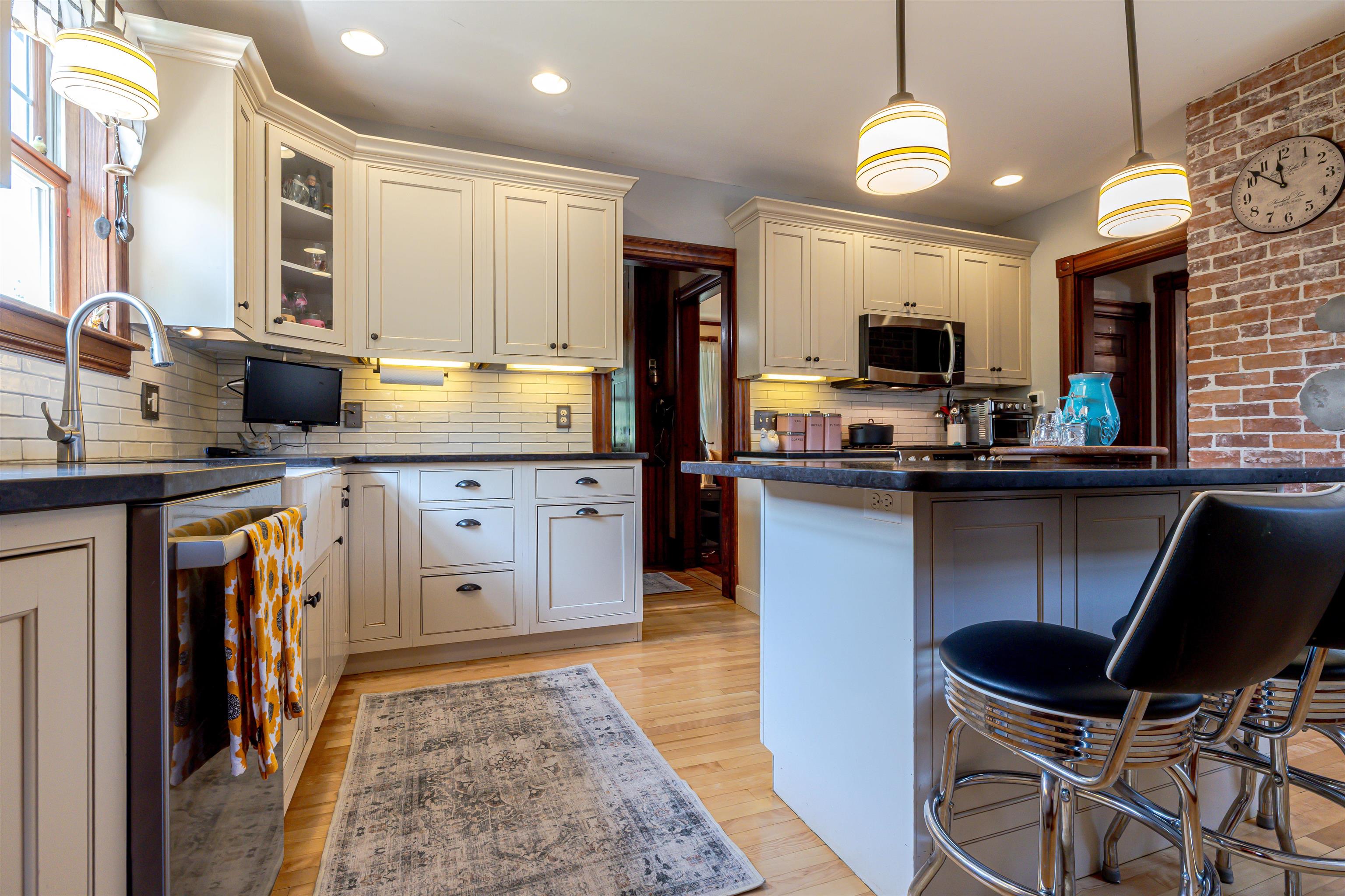 5 Orchard St, Concord, NH 03301