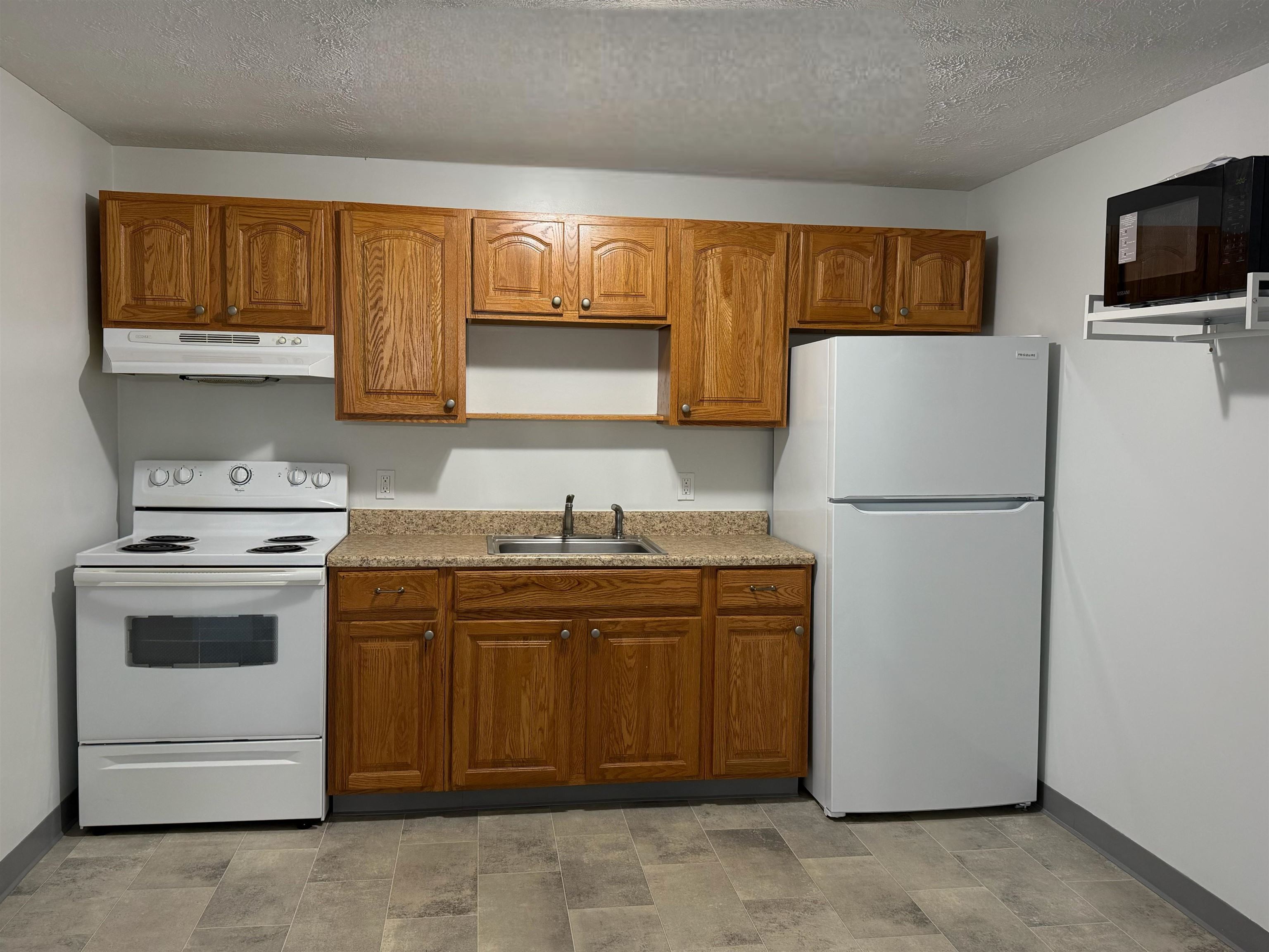 45 Log St #2F, Manchester, NH 03102