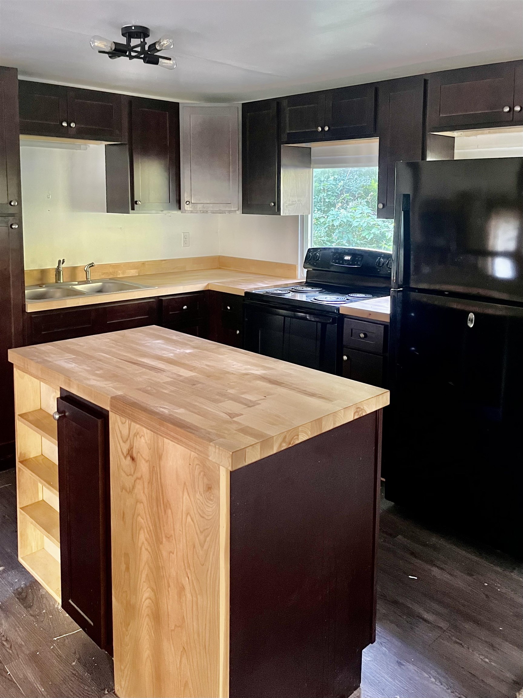 660 New Hampton Rd, Sanbornton, NH 03269