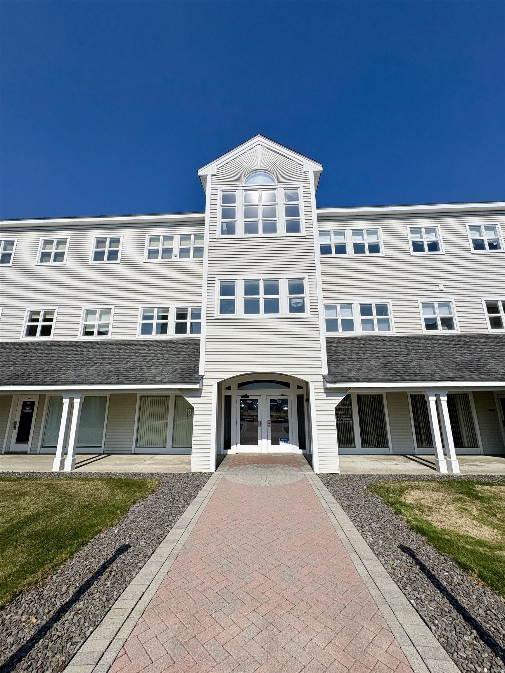 50 Nashua Road, Londonderry, NH photo 4