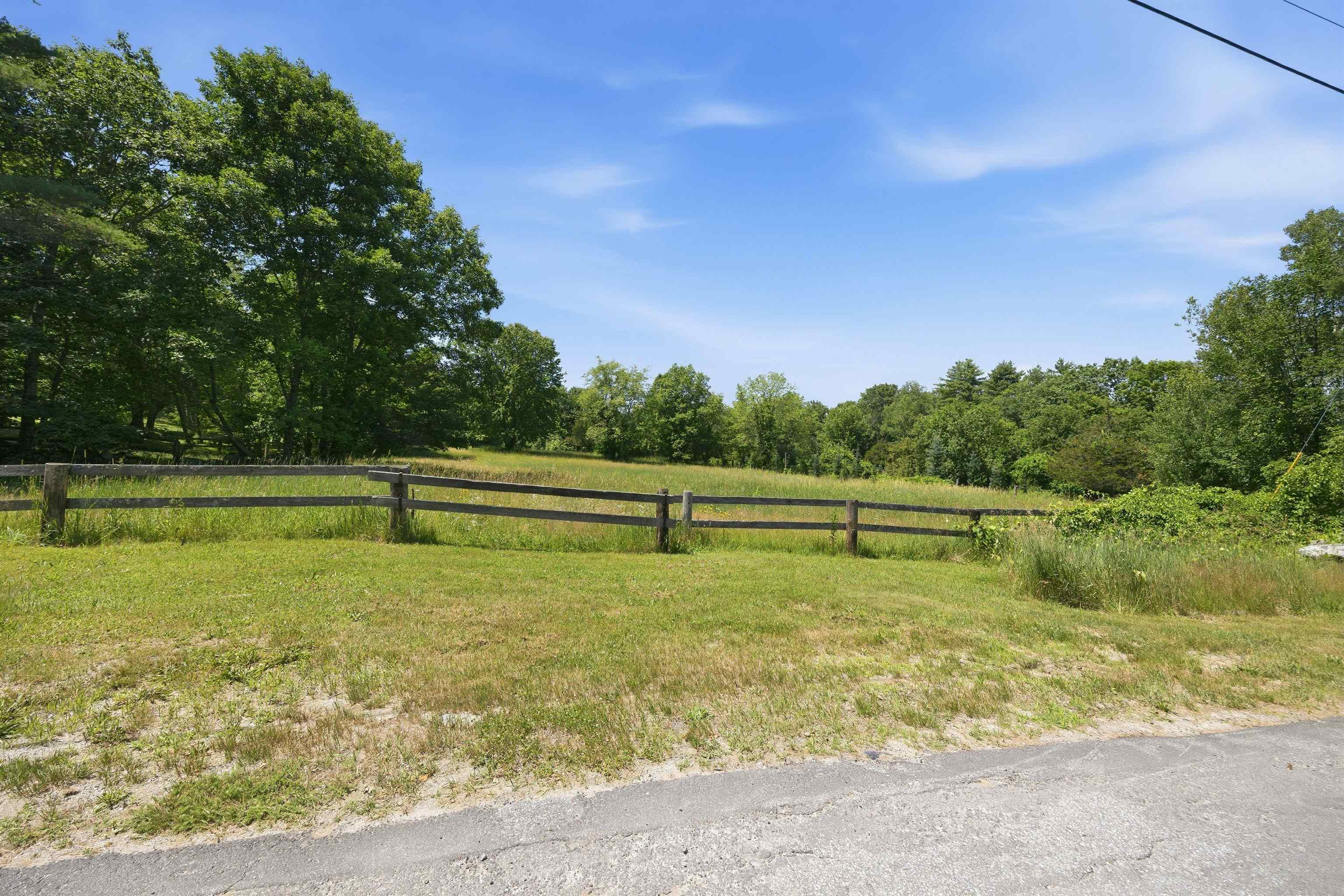 Breezy Hill Rd, Bradford, NH 03221