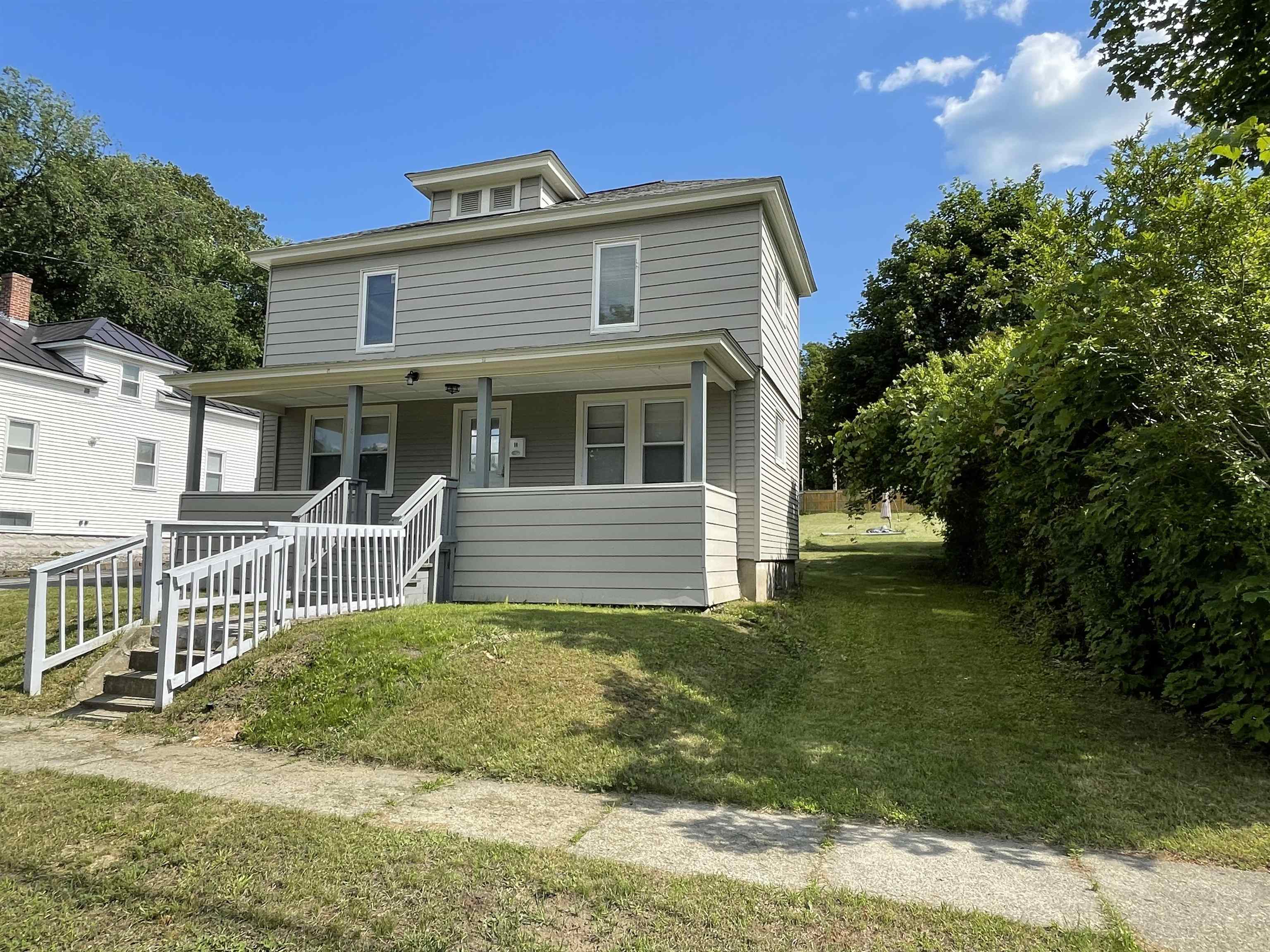 14 Hartford St, Claremont, NH 03743