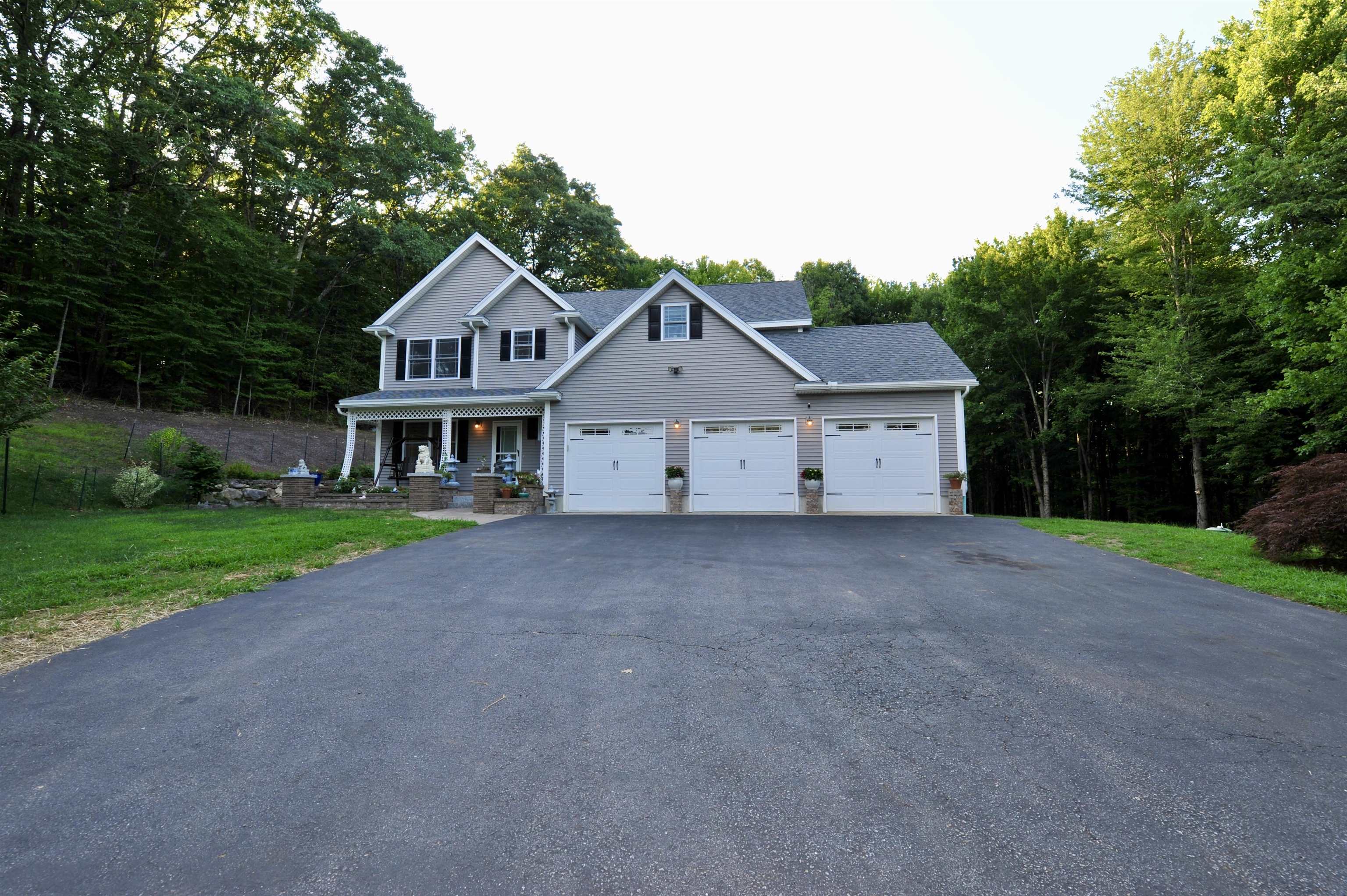 79 New Boston Rd, Bedford, NH 03110