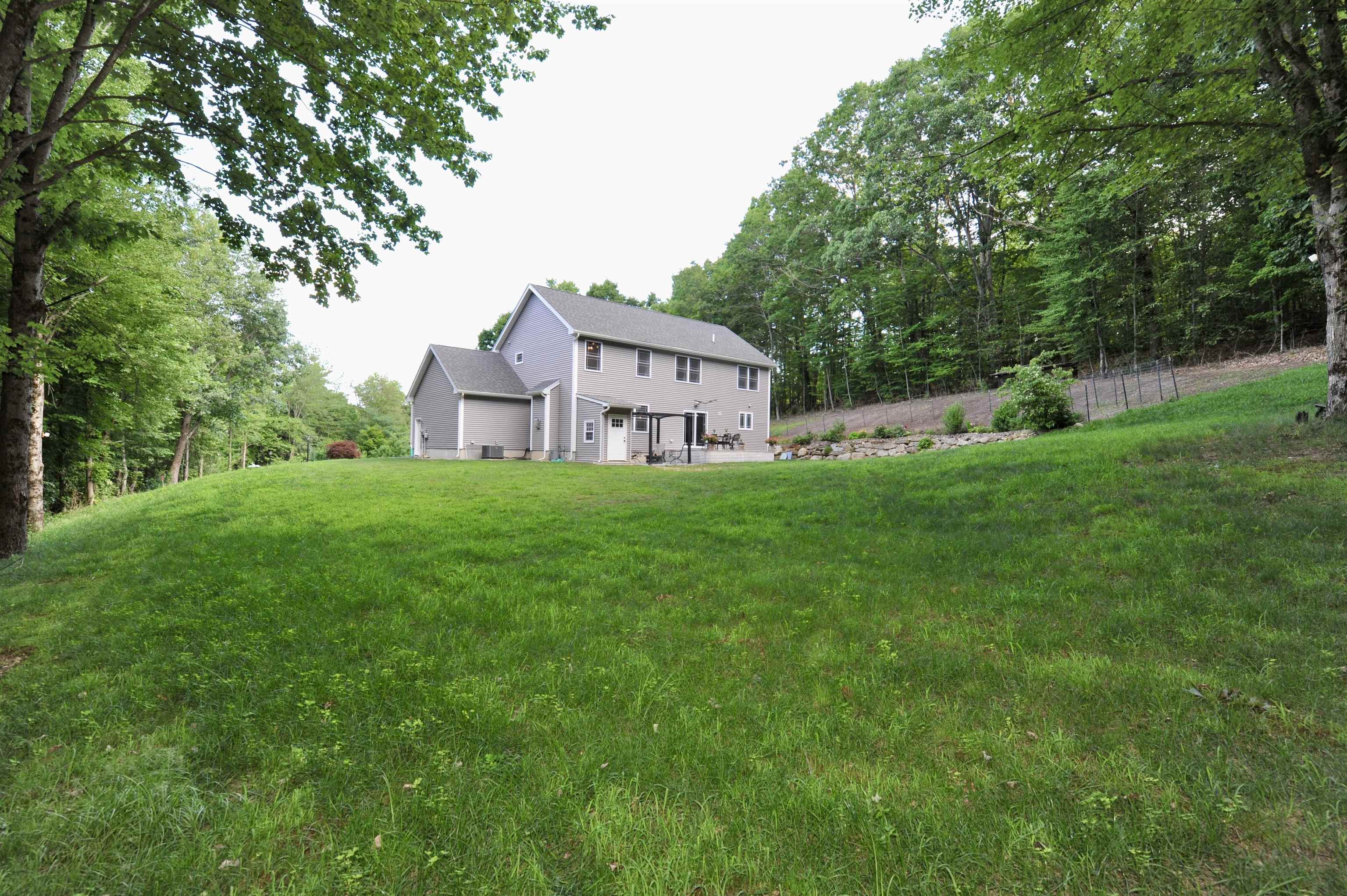 79 New Boston Rd, Bedford, NH 03110