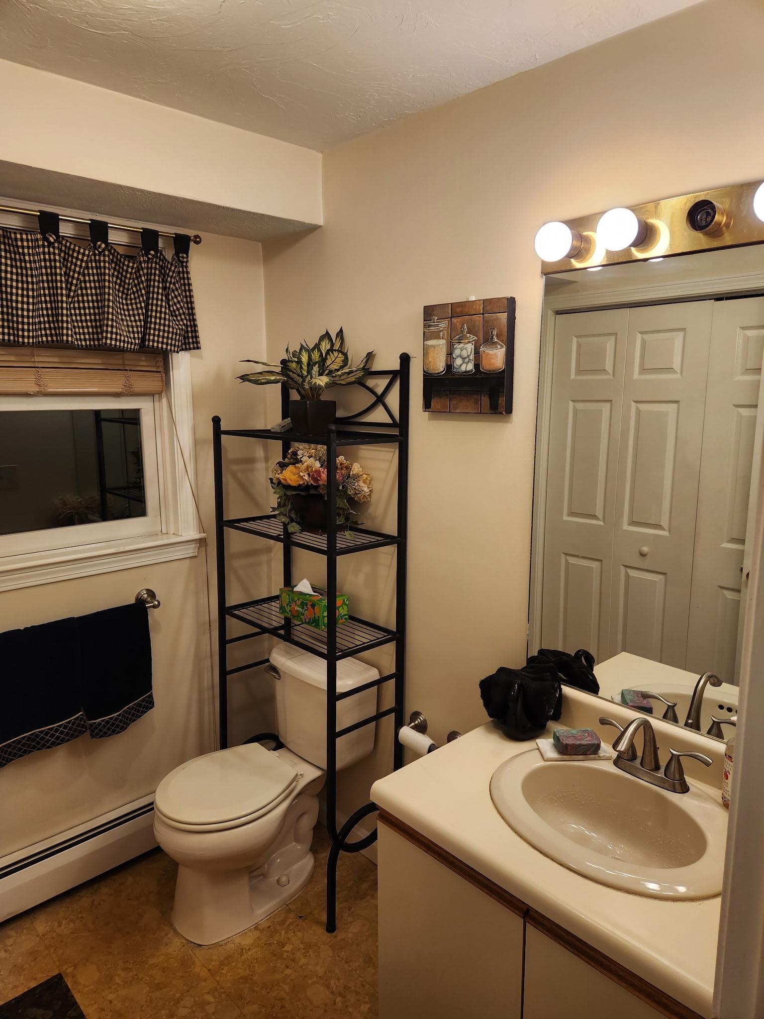 2 Isabella Dr, Londonderry, NH 03053