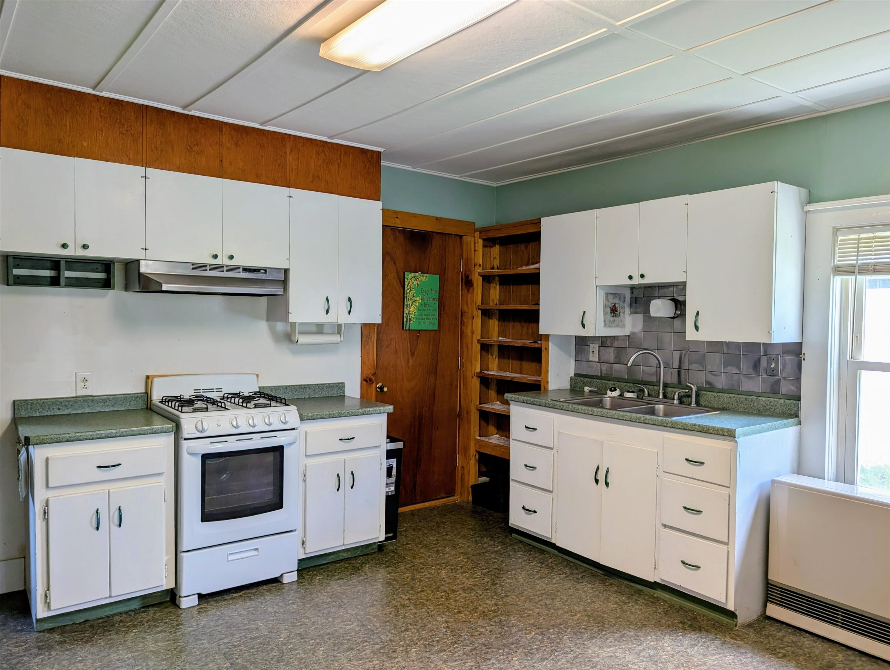 57 Brooklyn St, Northumberland, NH 03582