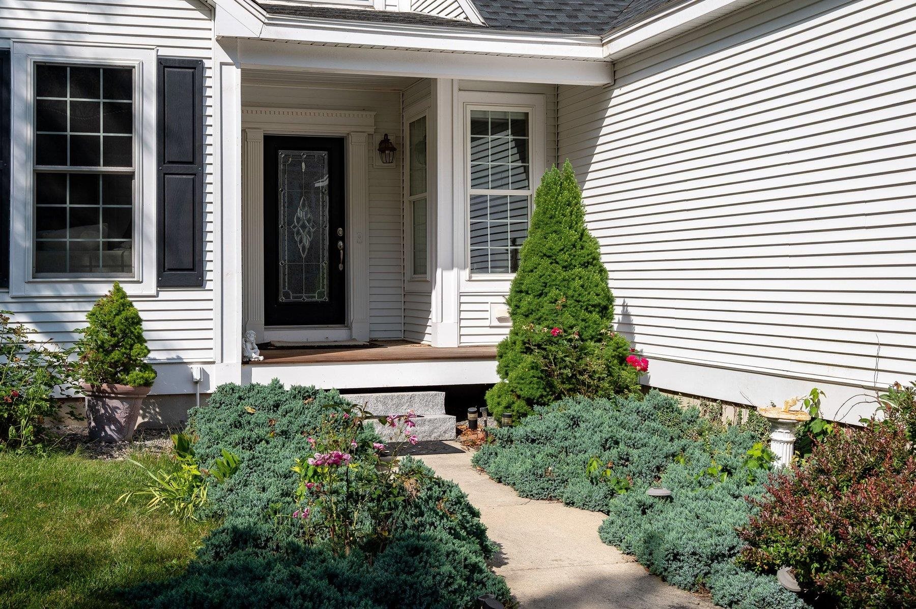 9 Katie Ln, Hampton, NH 03842