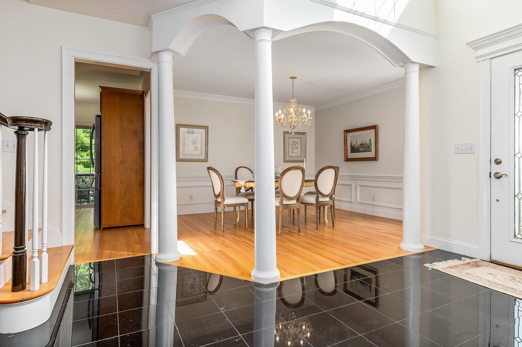 9 Katie Ln, Hampton, NH 03842