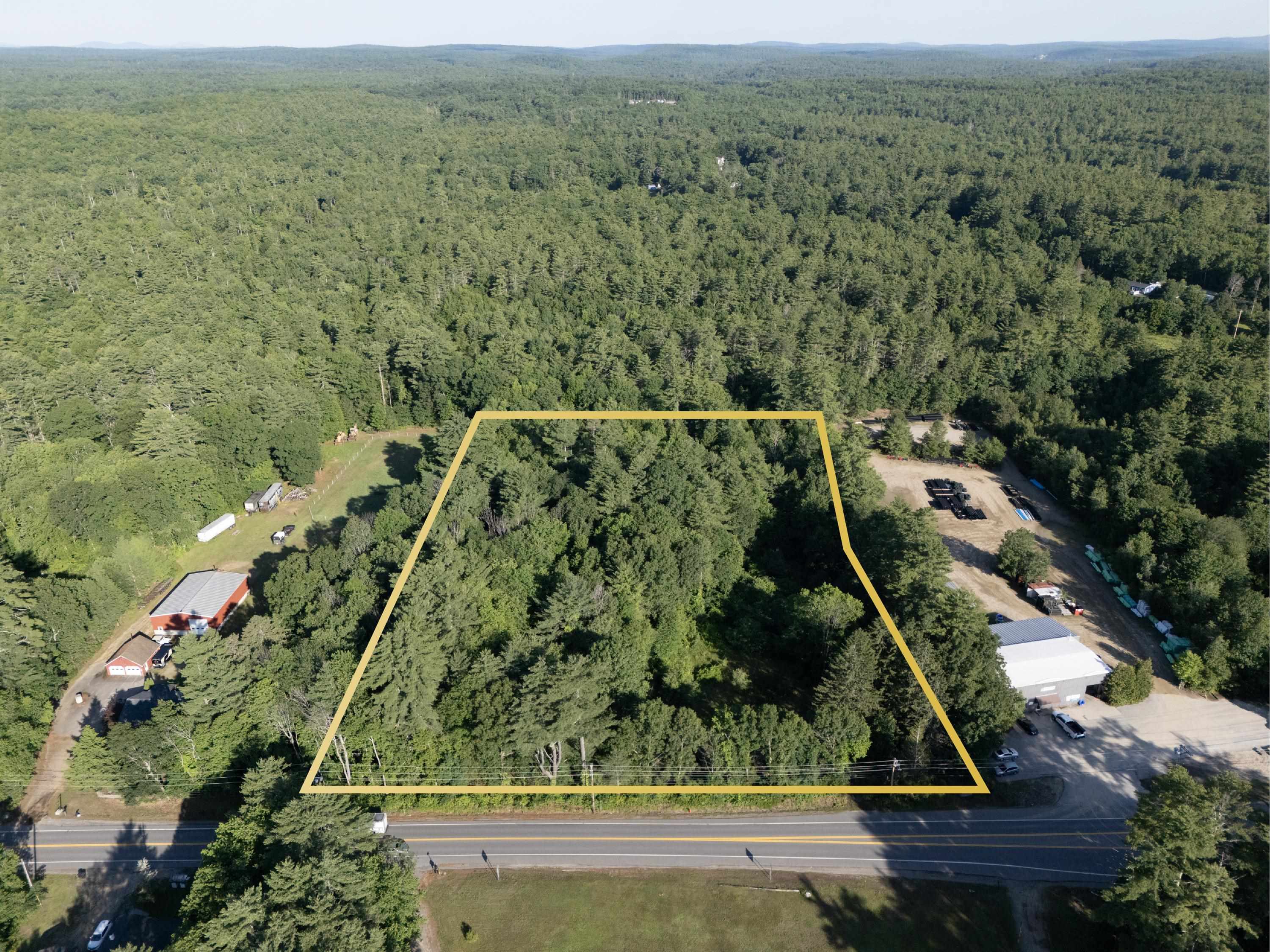 3 Chester Rd, Raymond, NH 03077