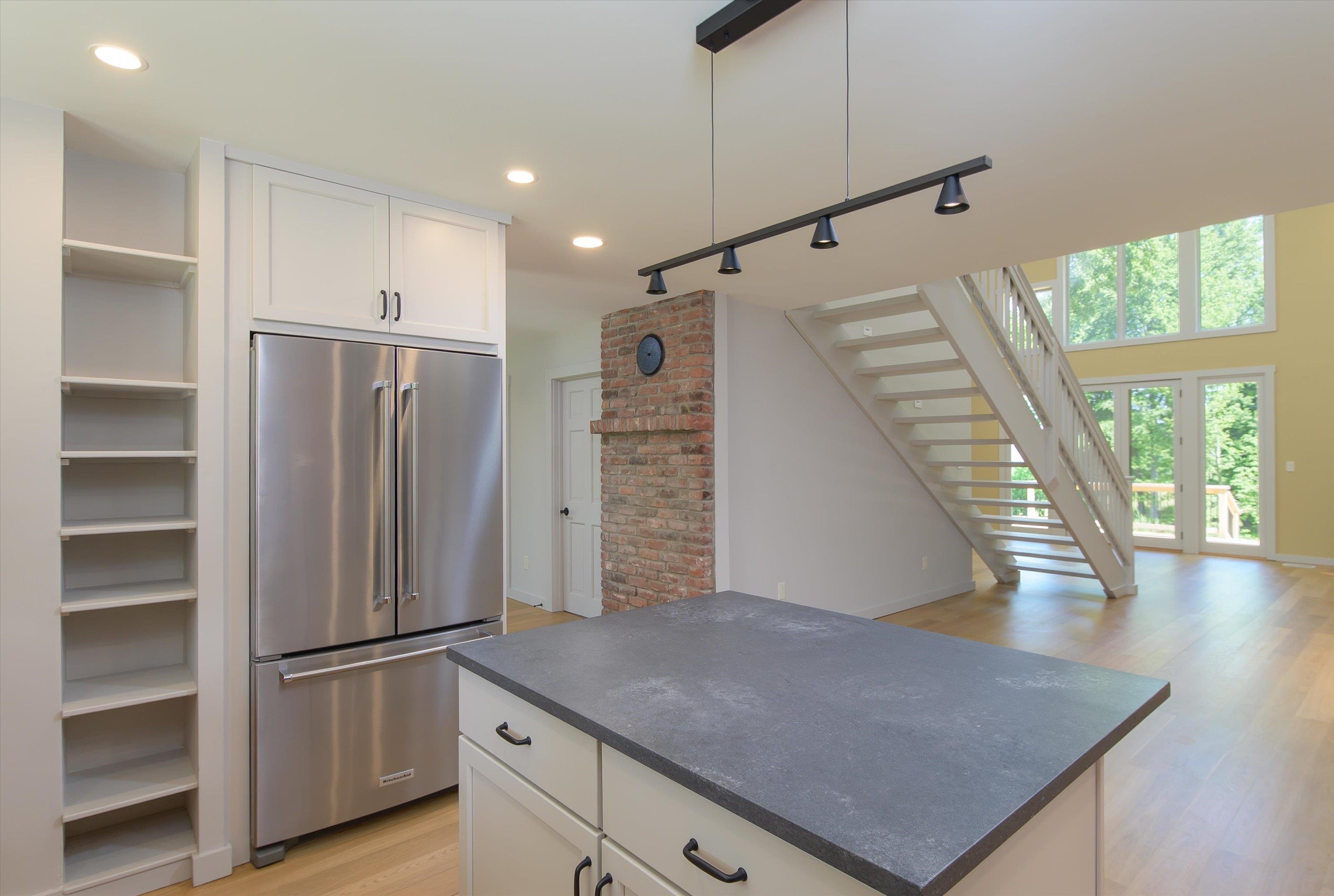 69 High St, Walpole, NH 03608