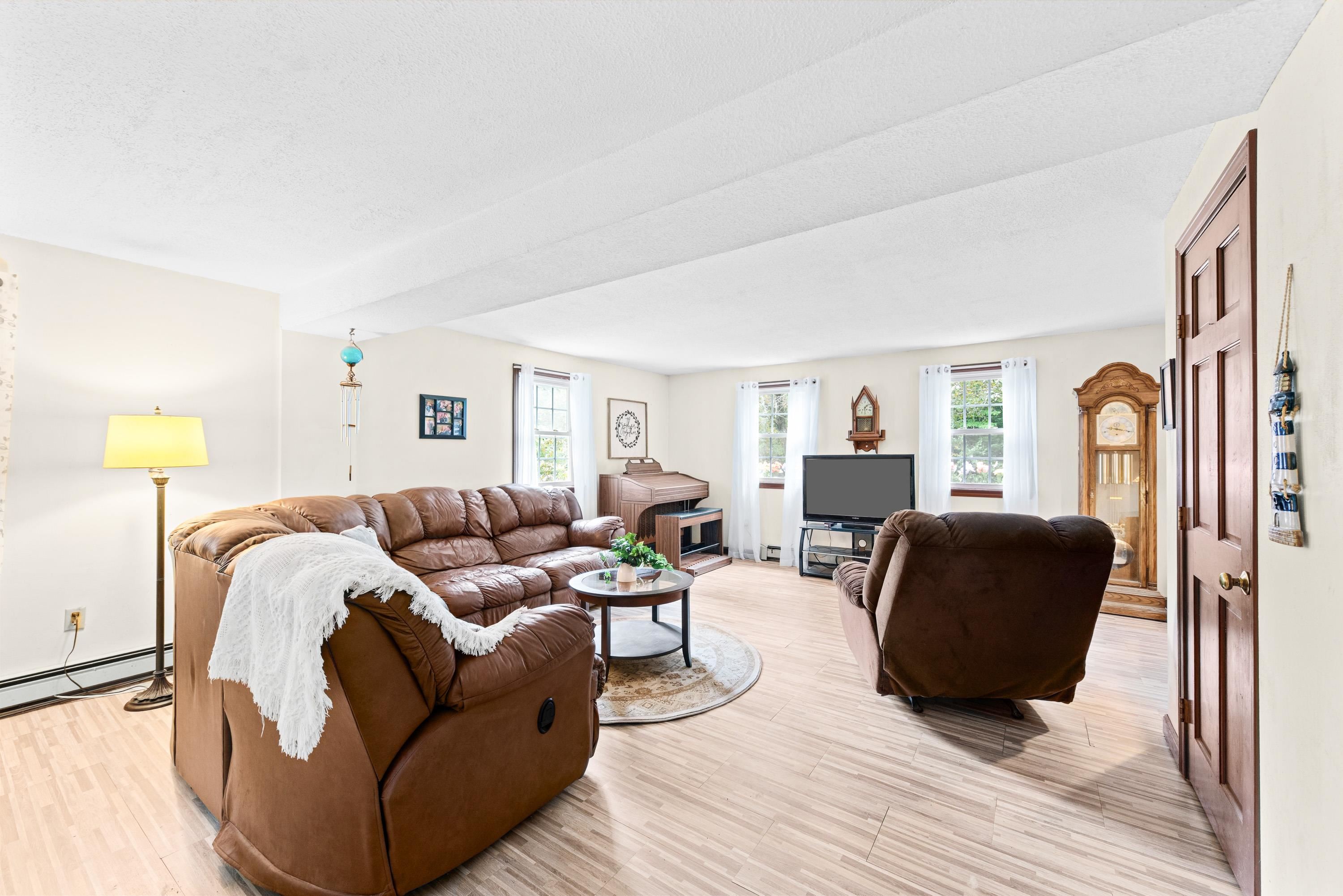 86 Mo Sett Ave, Goffstown, NH 03045