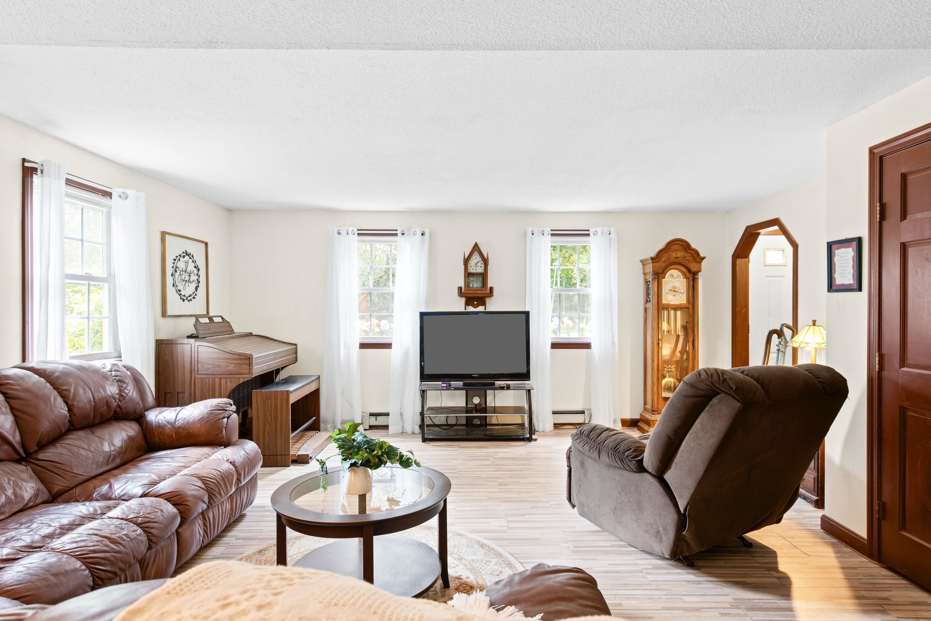 86 Mo Sett Ave, Goffstown, NH 03045