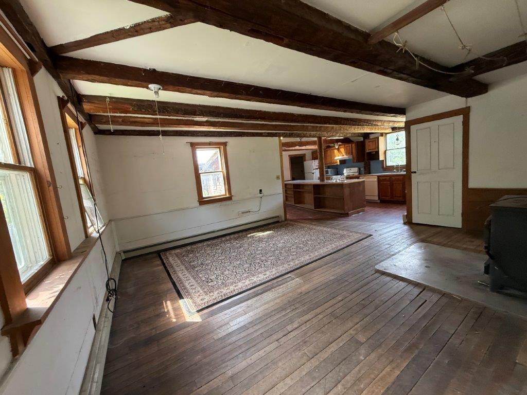 Exposed Beams 25711937
