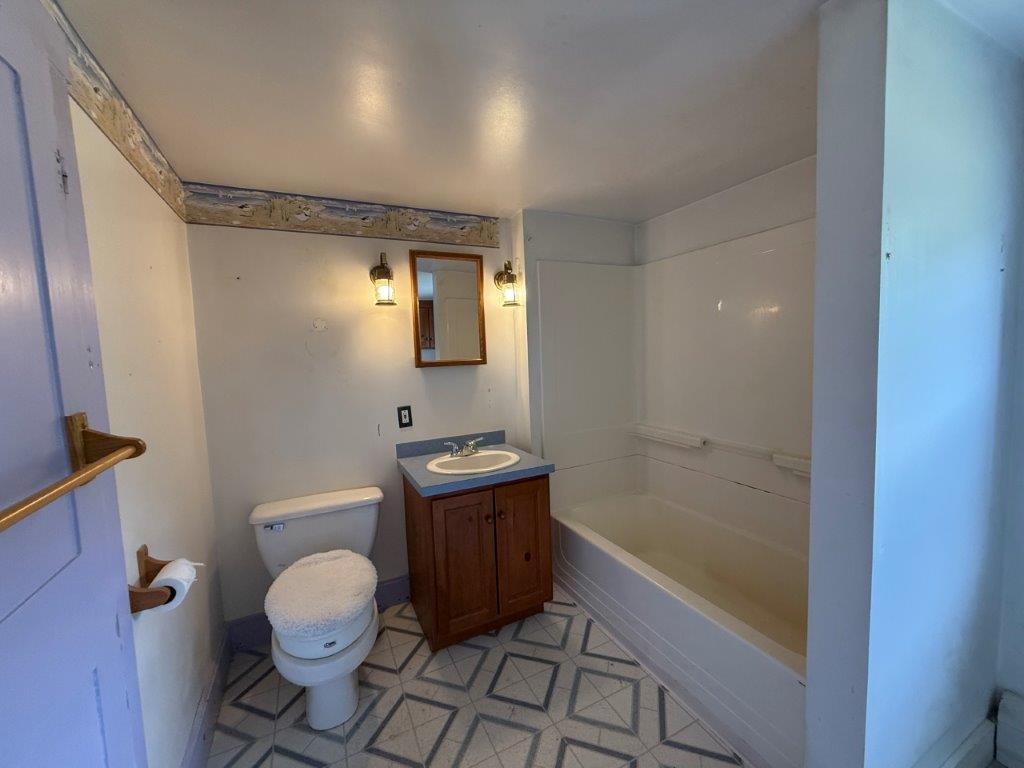 Full Bathroom 25711933