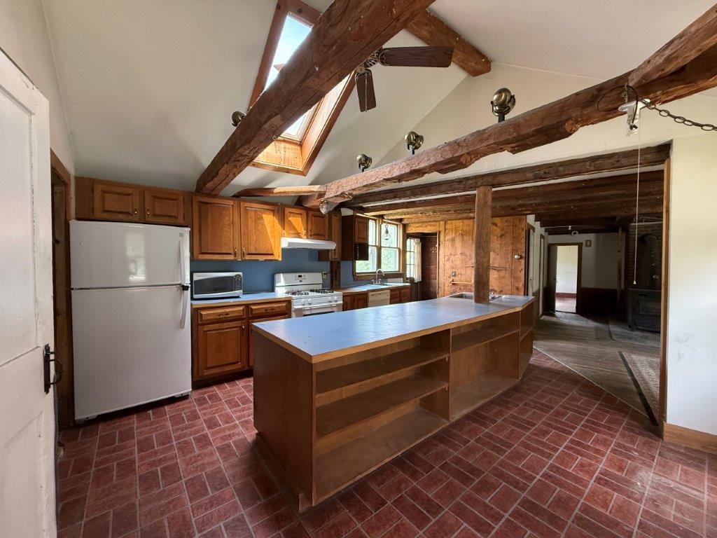 446 Walker Brook Rd, Danbury, NH 03230