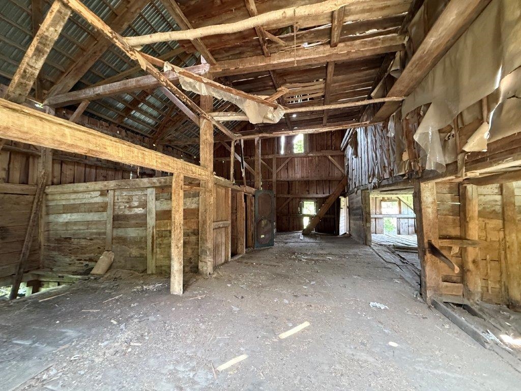 Post & Beam Barn 25711995