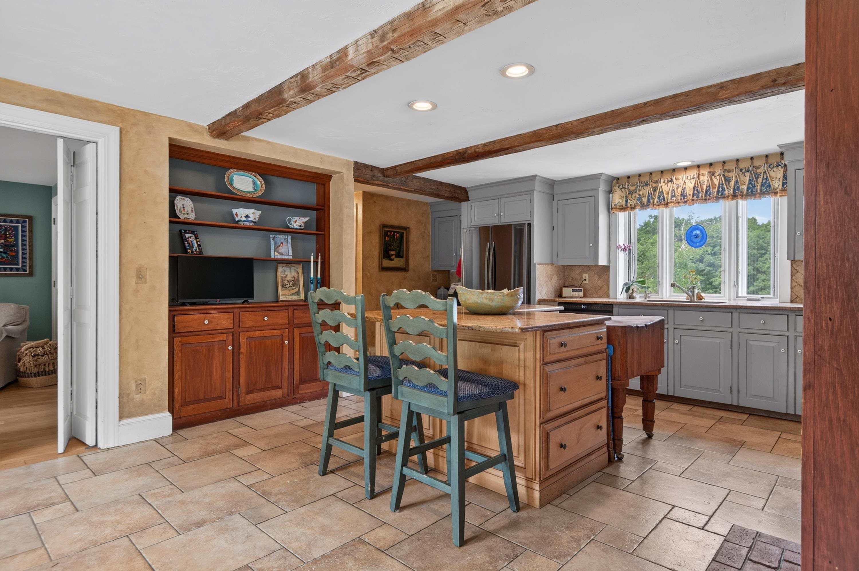 428 Clark Hill Rd, New Boston, NH 03070