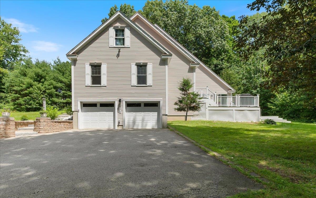 3 Rocking Chair Ln, Atkinson, NH 03811