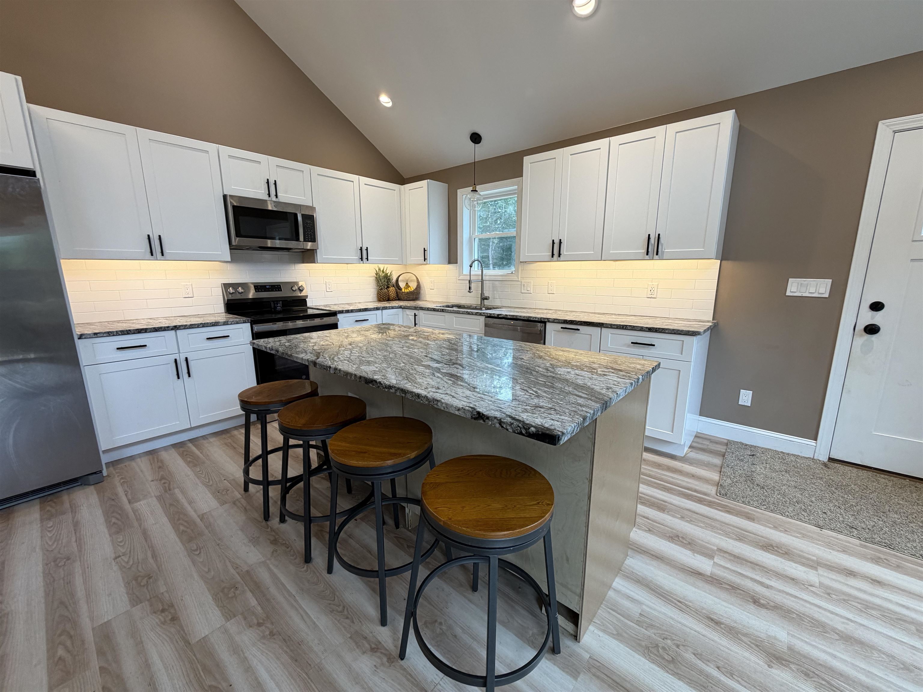 160 Horne Rd, Belmont, NH 03220
