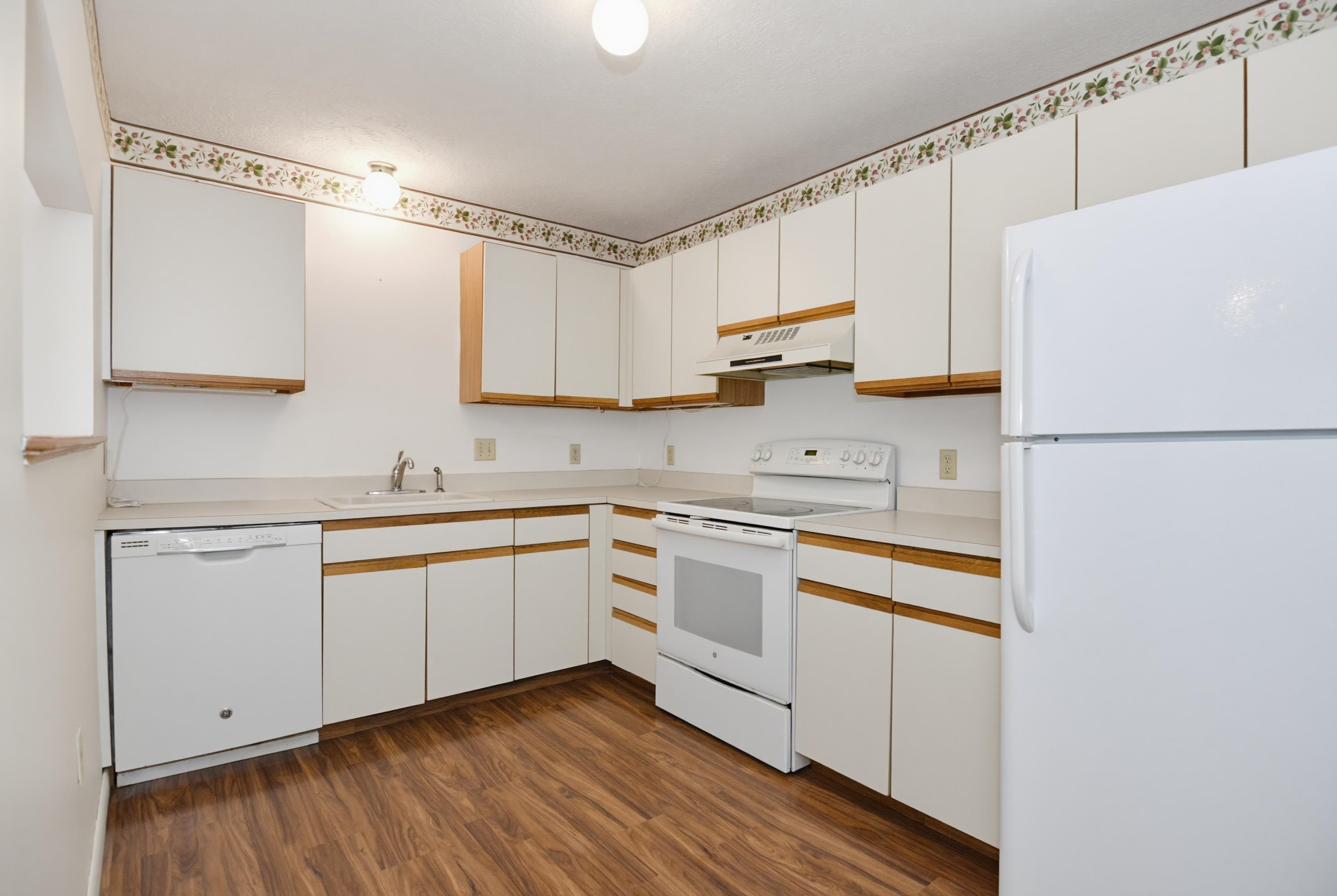 500 Candlewood Park Dr #35, Nashua, NH 03062