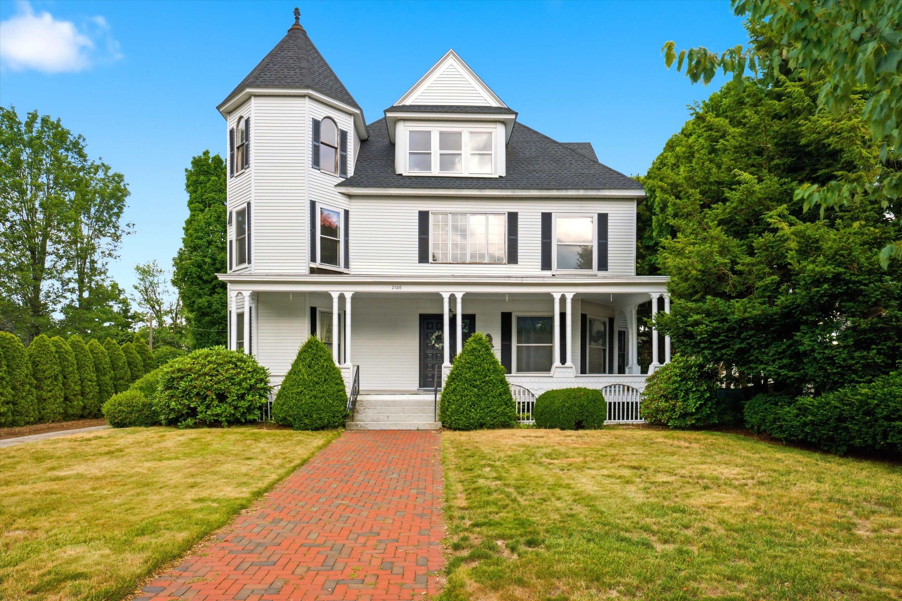 2108 Elm St, Manchester, NH 03104