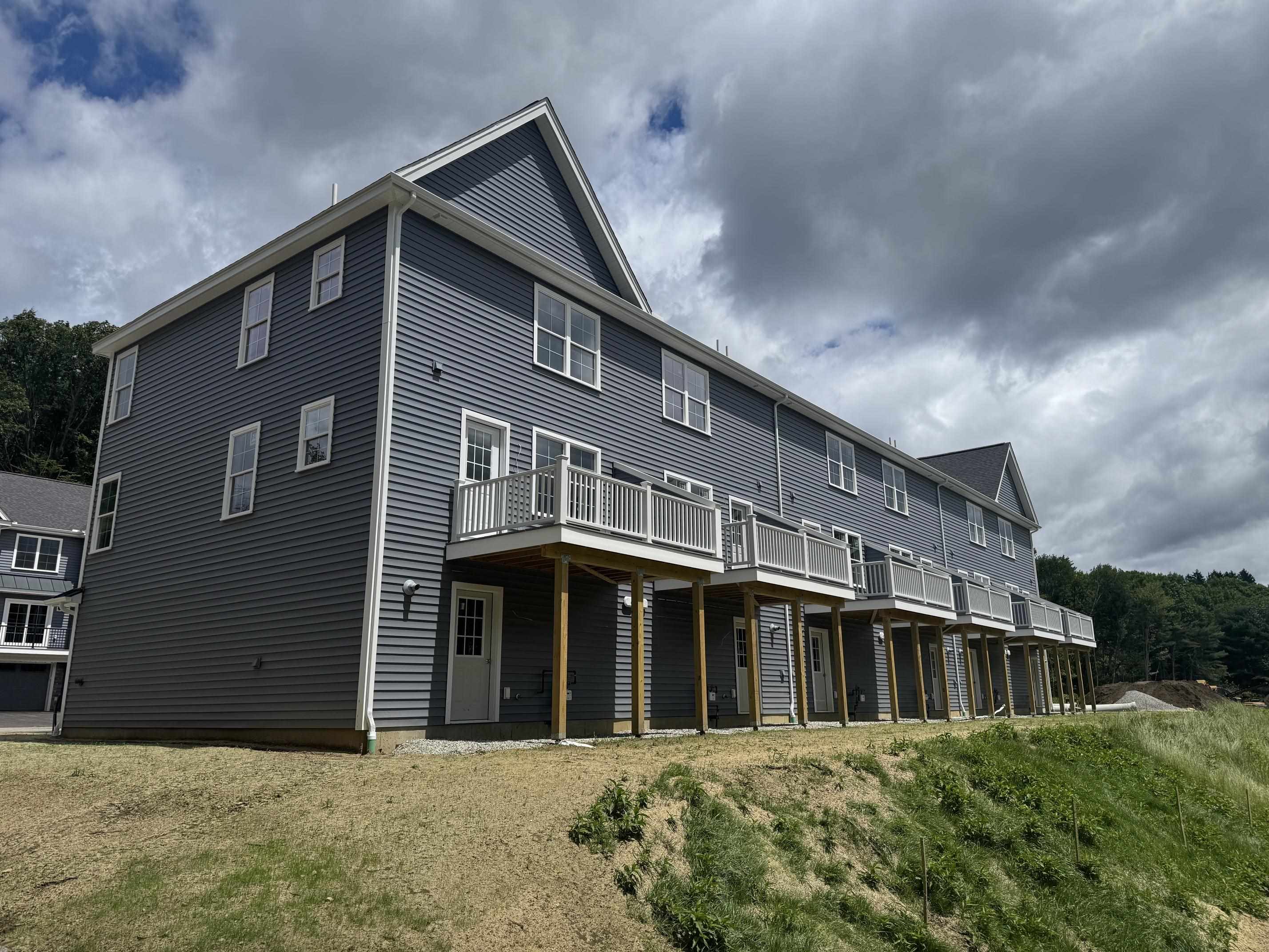 86 Kearsarge Ln, Tilton, NH 03276