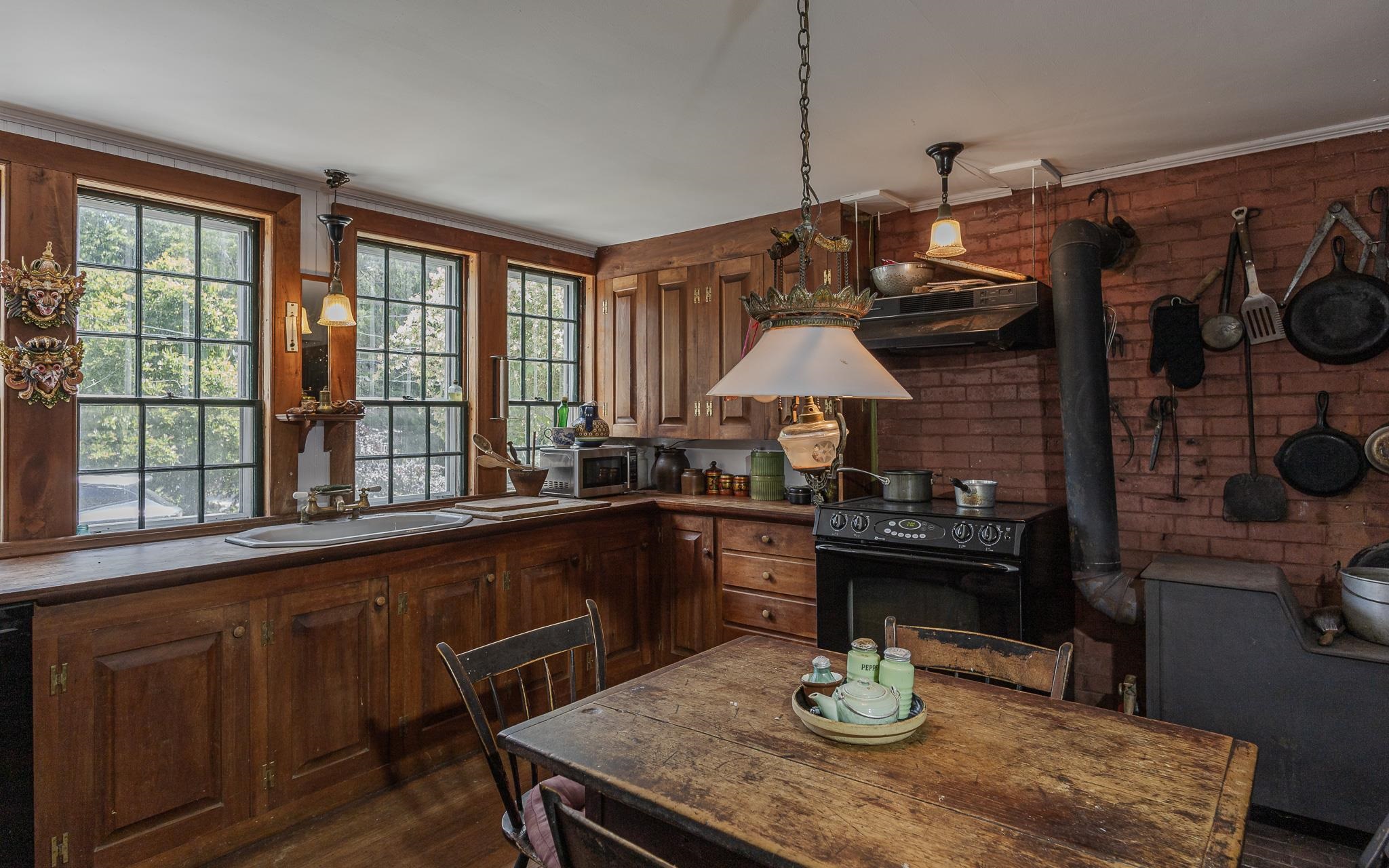 867 Forest Rd, Alstead, NH 03602