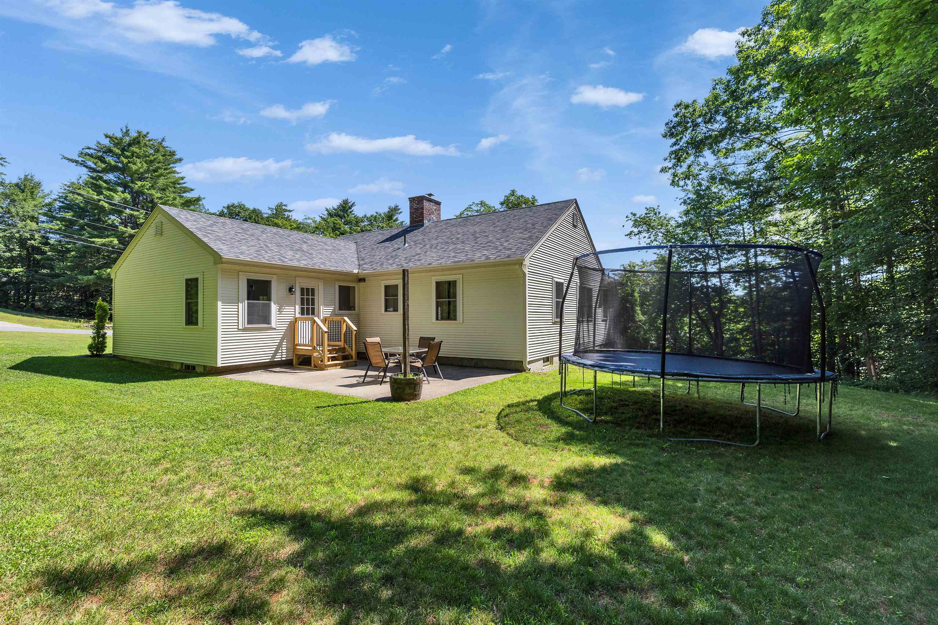 16 Currier Ave, Peterborough, NH 03458