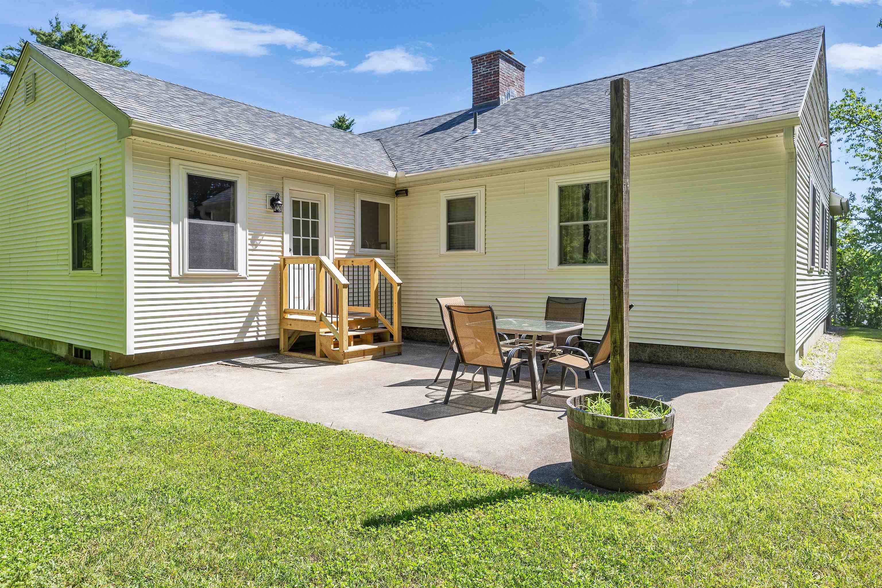 16 Currier Ave, Peterborough, NH 03458
