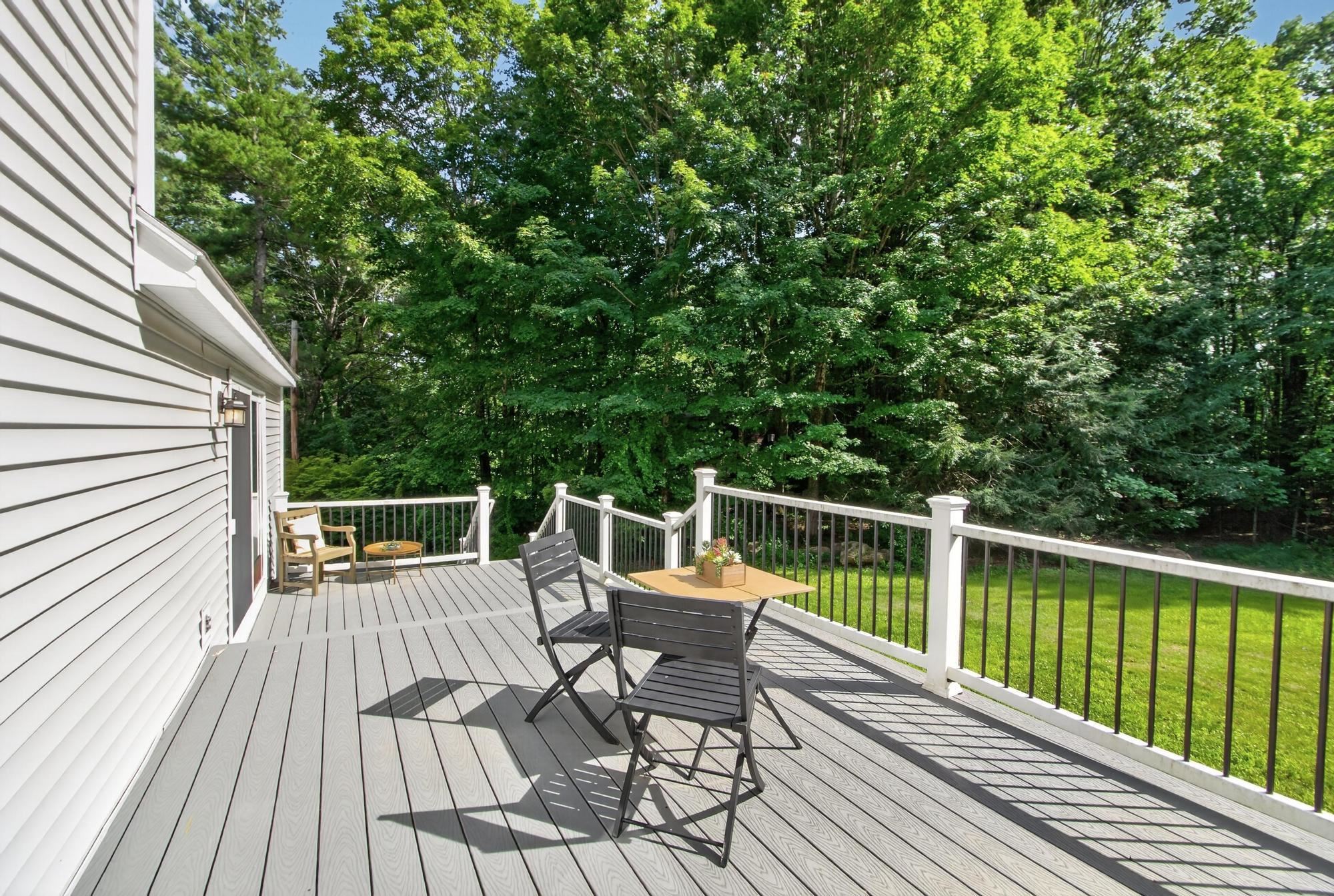 99 Stage Rd, Hampstead, NH 03841