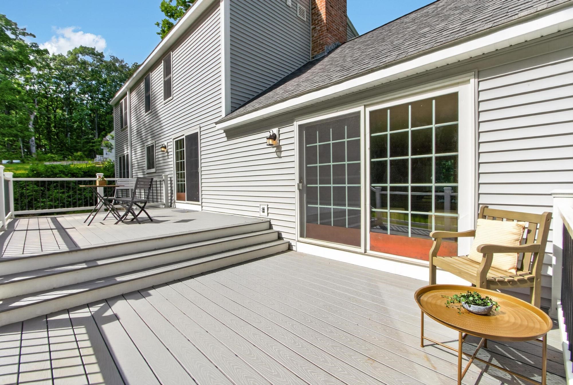 99 Stage Rd, Hampstead, NH 03841