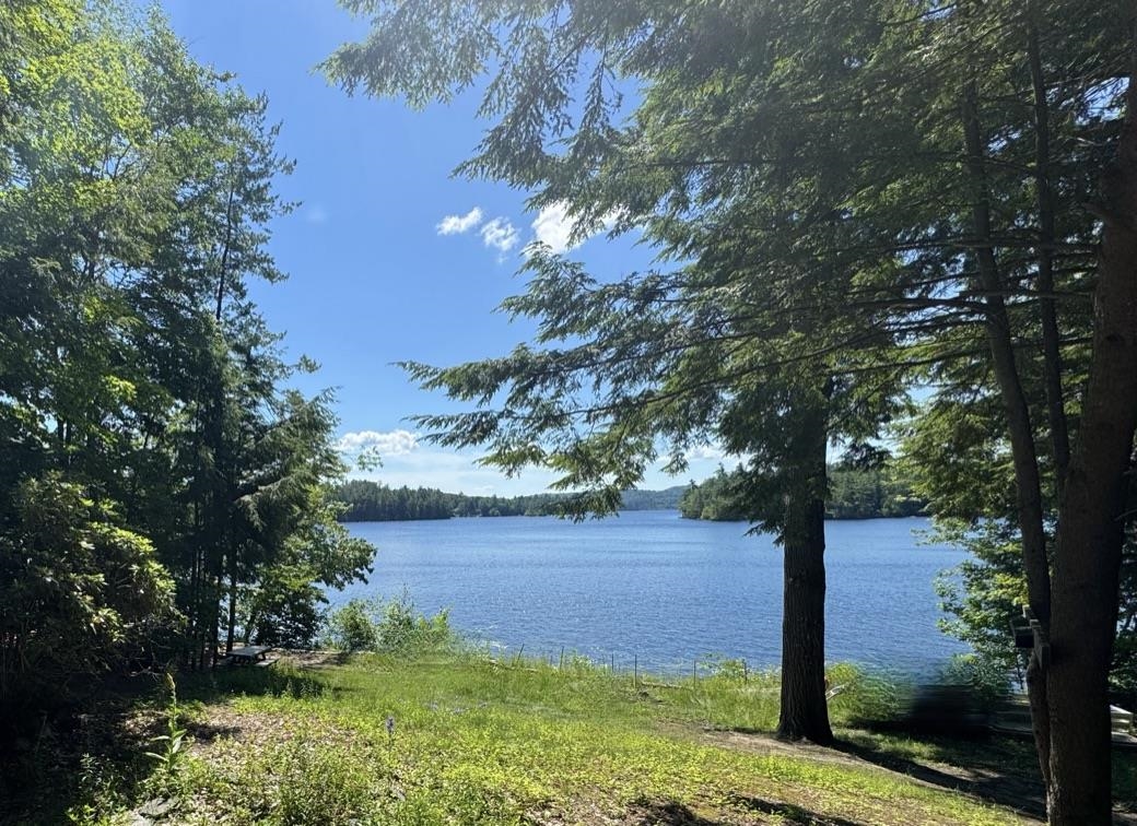 38 Brookside Ln, Center Harbor, NH 03226