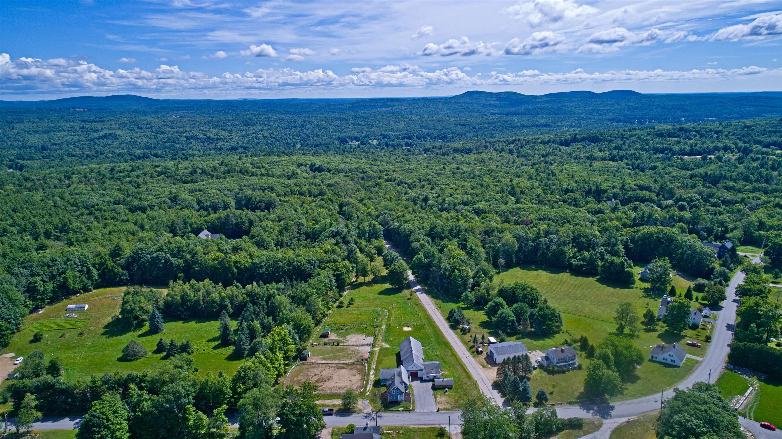 131 South Rd, Deerfield, NH 03037