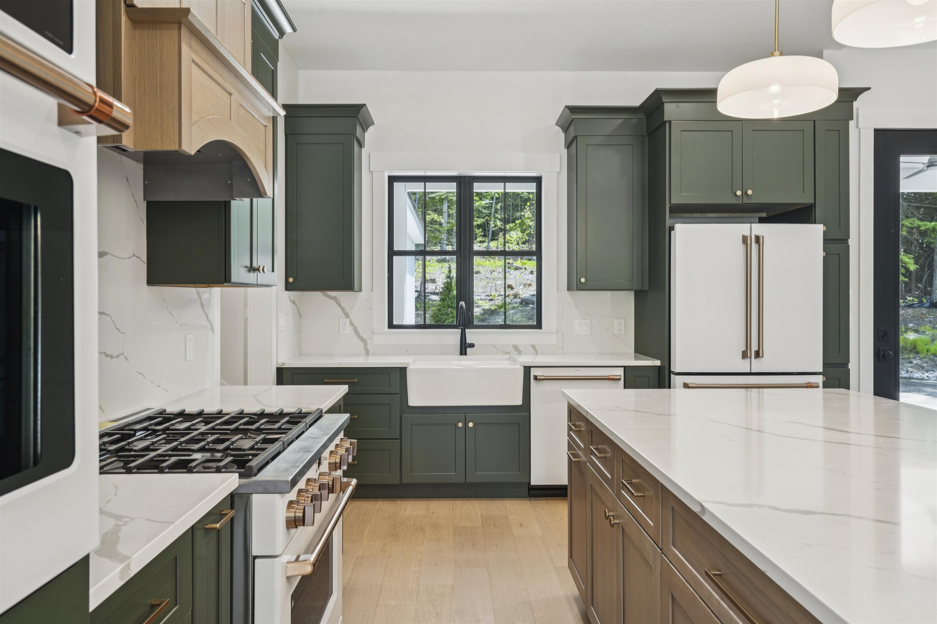 1 Jaytee Dr, Alton, NH 03809
