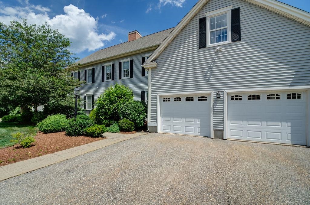 36 Steeple View Dr, Atkinson, NH 03811