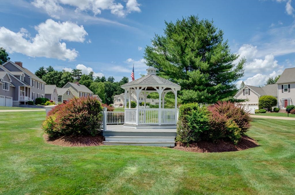36 Steeple View Dr, Atkinson, NH 03811