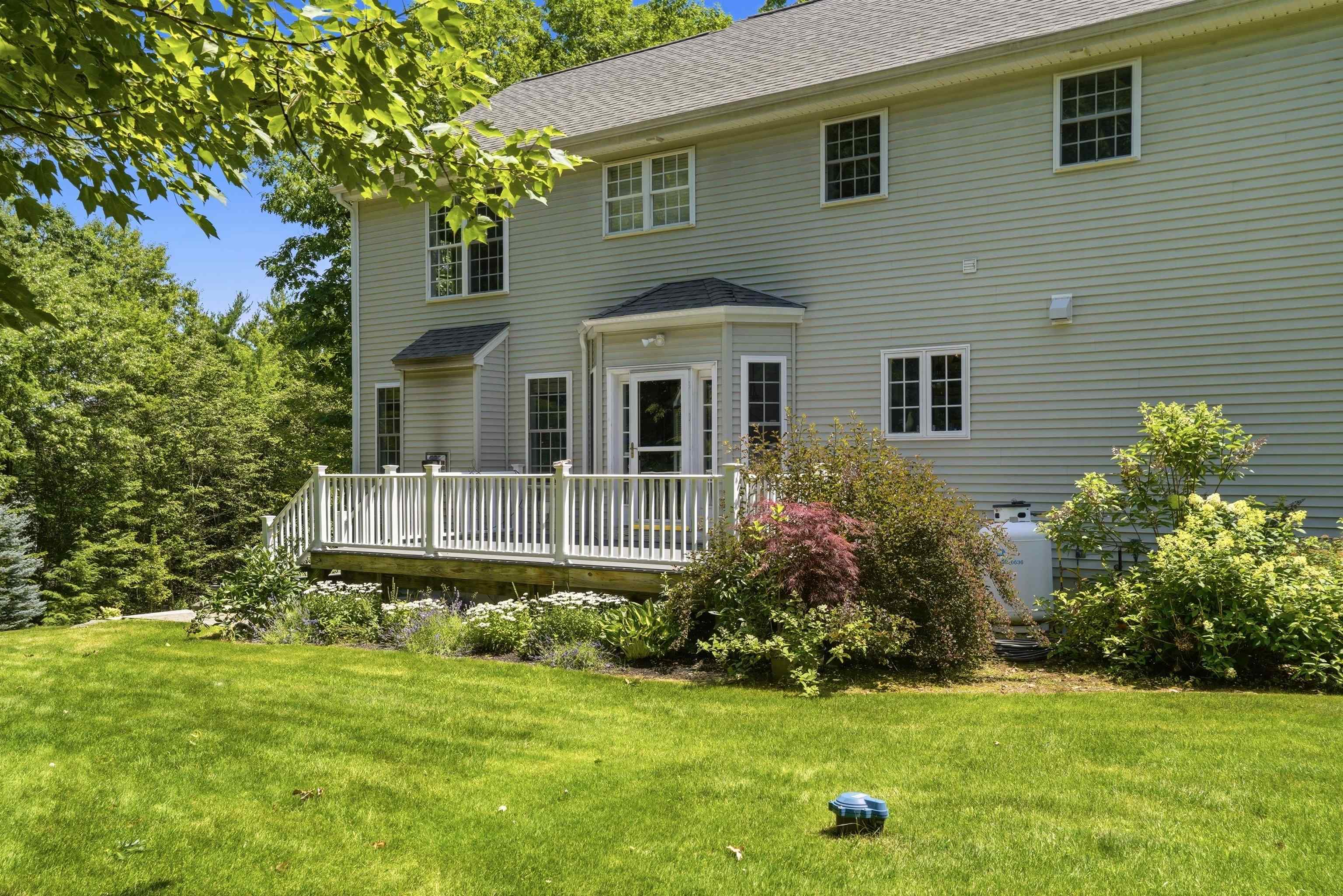 1 Eagle Hill Rd, Raymond, NH 03077