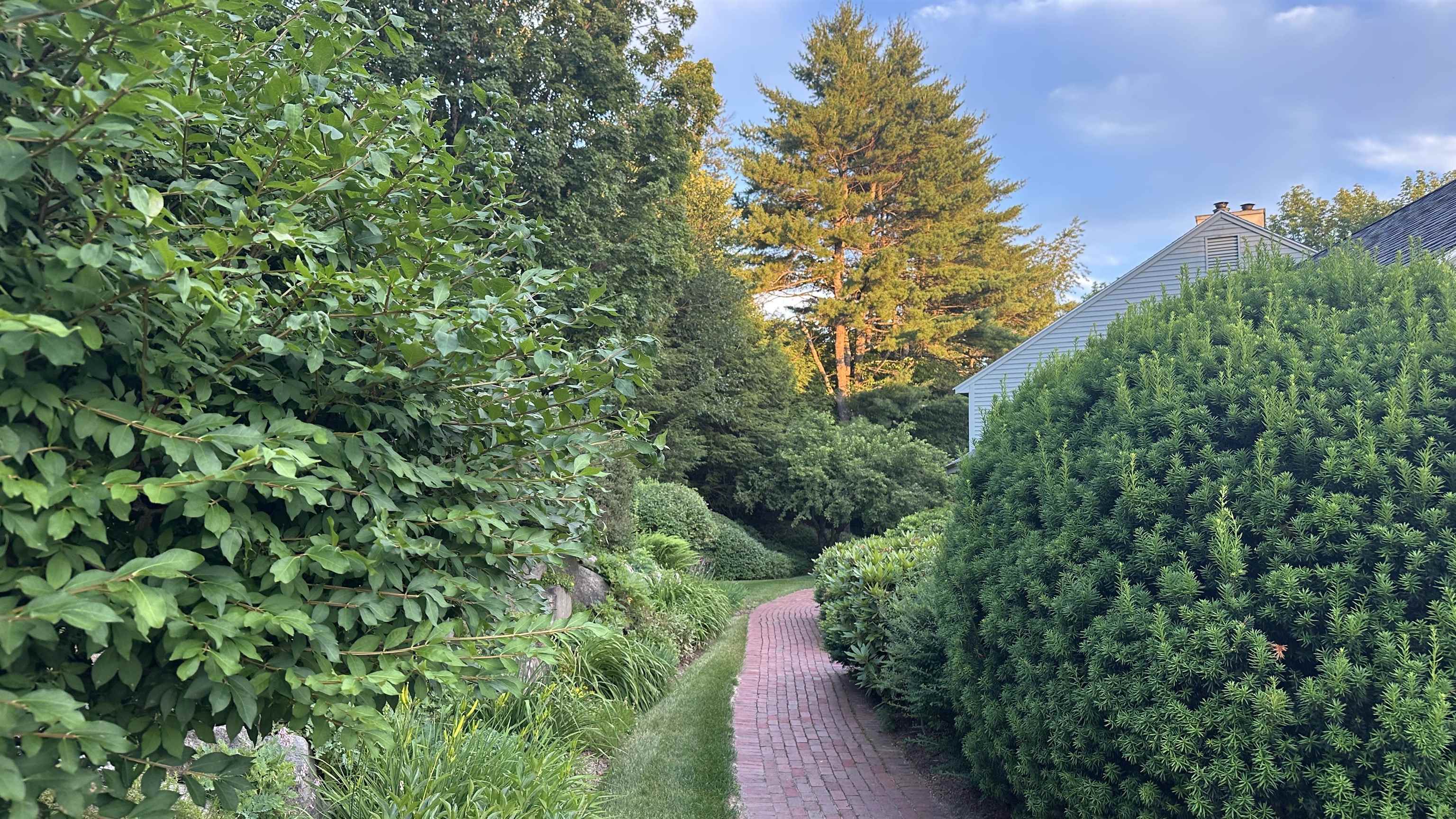 Photo 3 of Condo for sale at 3 Governor Sq, Peterborough, NH 03458 | MLS# 5099644 | Listing updated on 2026-09-17